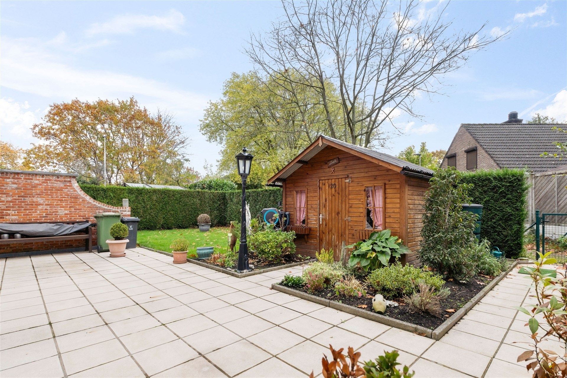 Halfopen bebouwing op zeer centrale ligging. foto 13