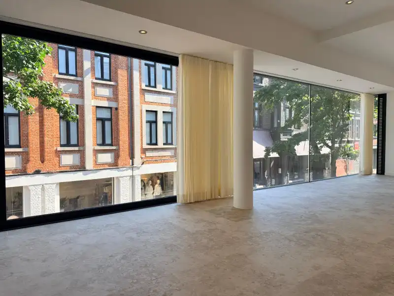 Prachtig gerenoveerd 1-slaapkamerappartement in&nbsp;het hart van&nbsp;Hasselt! foto 2