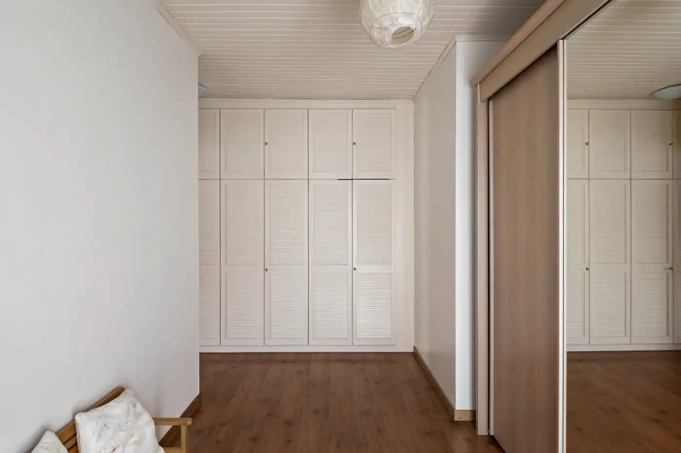 Instapklare, vrijstaande woning met 4 slpk., garage en grote tuin foto 15