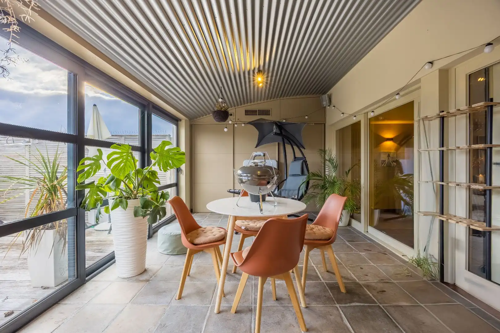 Prachtige woning met dubbele garage en tuin  foto 10