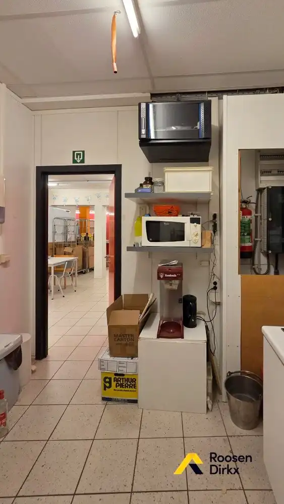 Handelspand met 254m² met hoge zichtbaarheid en unieke ligging in hartje Bree foto 16
