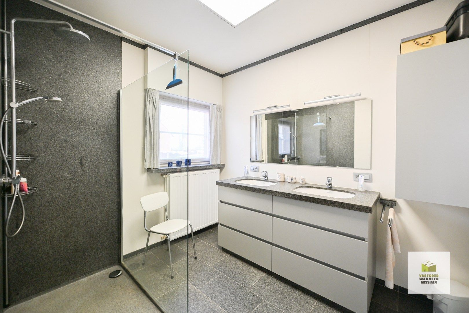 Ruime woning met 5 slaapkamers, groot bijgebouw (100m2) en landelijke vergezichten foto 16