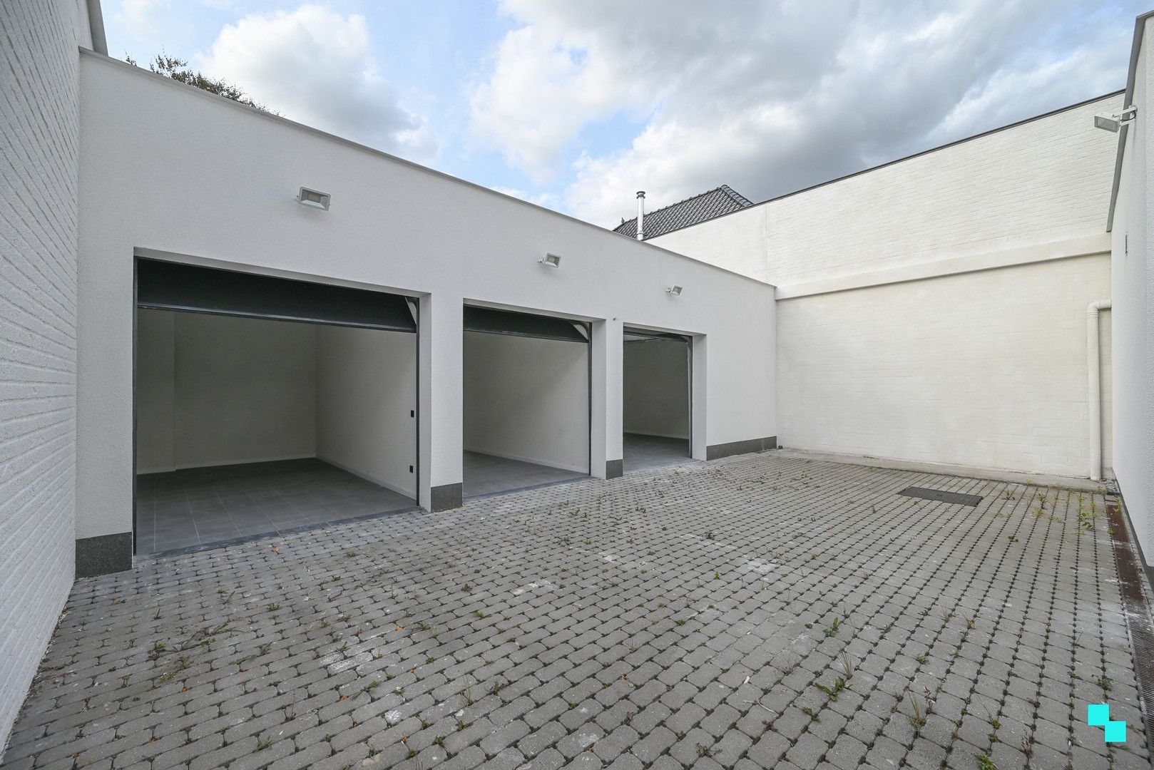Compleet vernieuwd gelijkvloers appartement met zonneterras in hartje Wevelgem foto 12