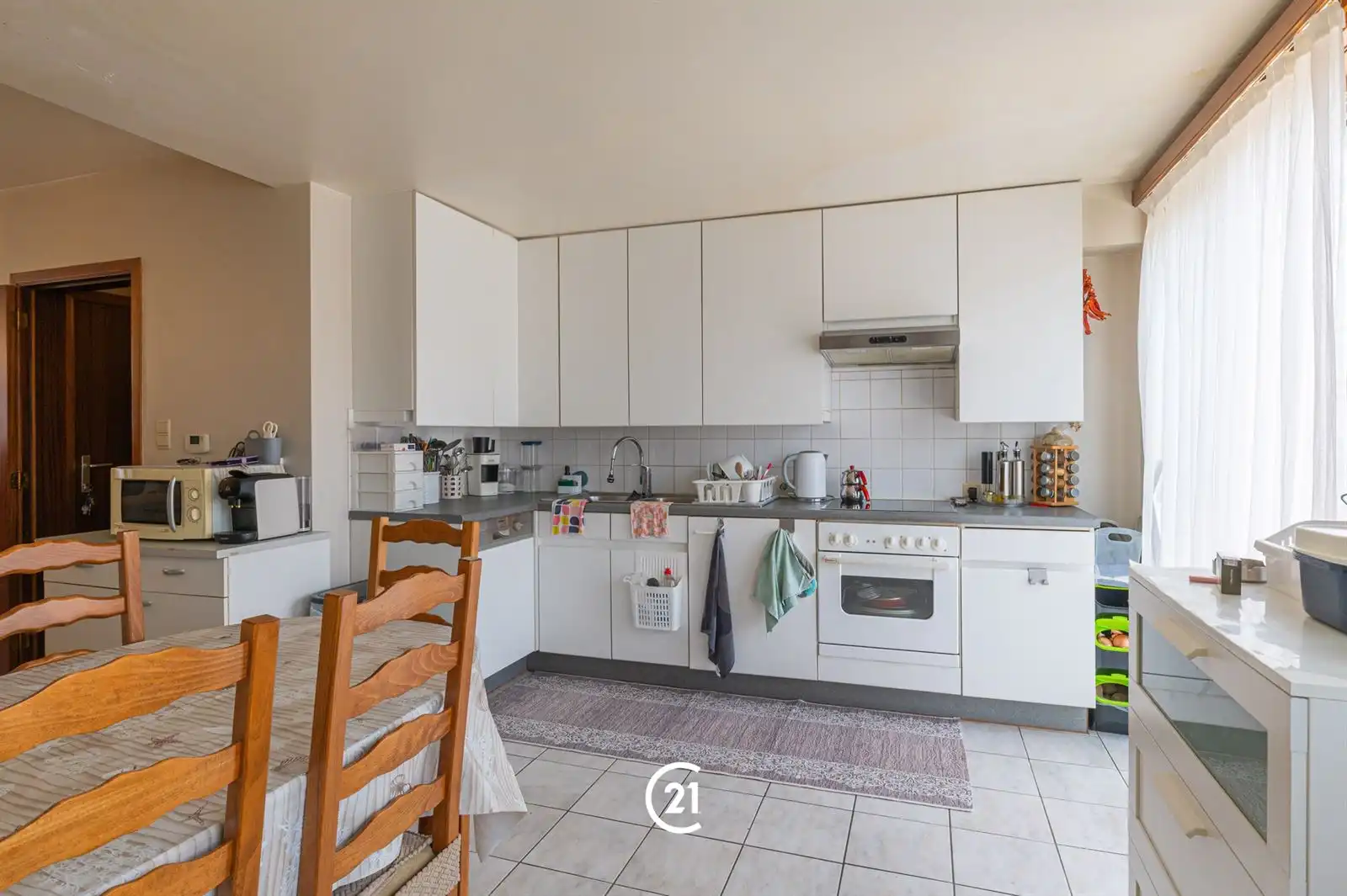 Ruim appartement met groot terras! foto 6
