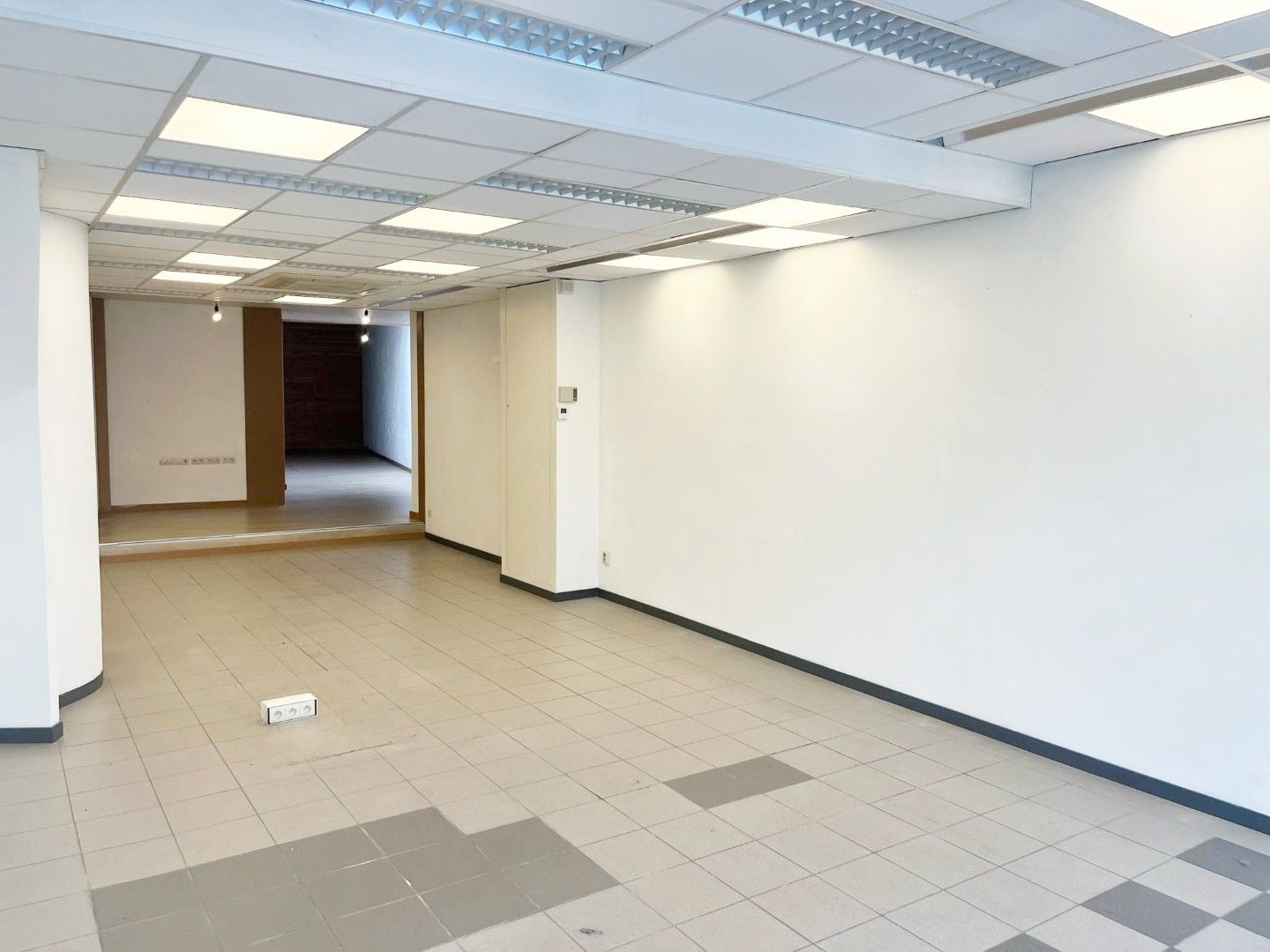 GERENOVEERD COMMERCIEEL PAND OUDENAARDSESTRAAT foto 9
