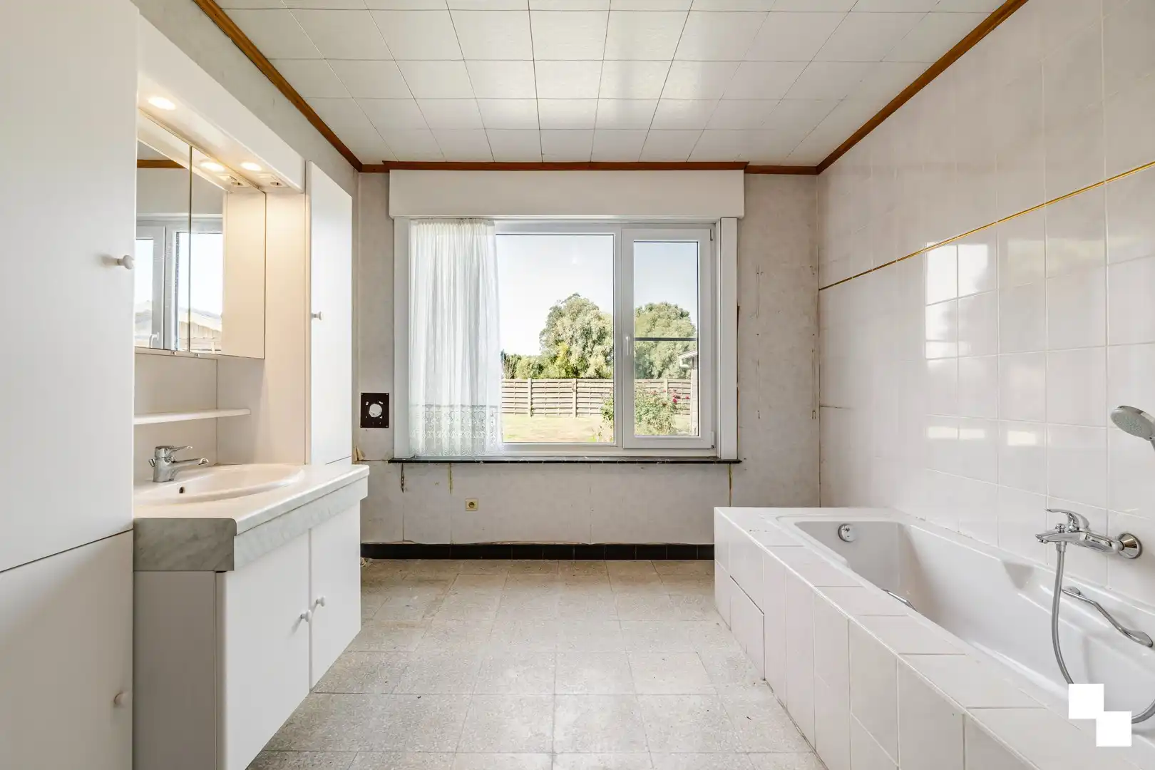 Te renoveren alleenstaande woning in het groen - Roeselare foto 8