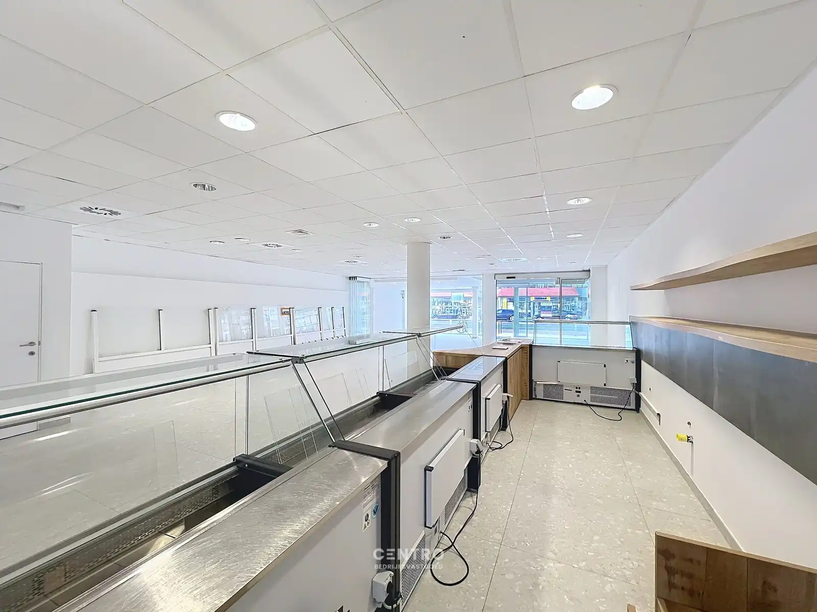 Instapklaar horecapand (± 300 m²) met hyper-geïnstalleerde keuken op commerciële toplocatie op 100m van het strand Oostduinkerke-Bad ! foto 9
