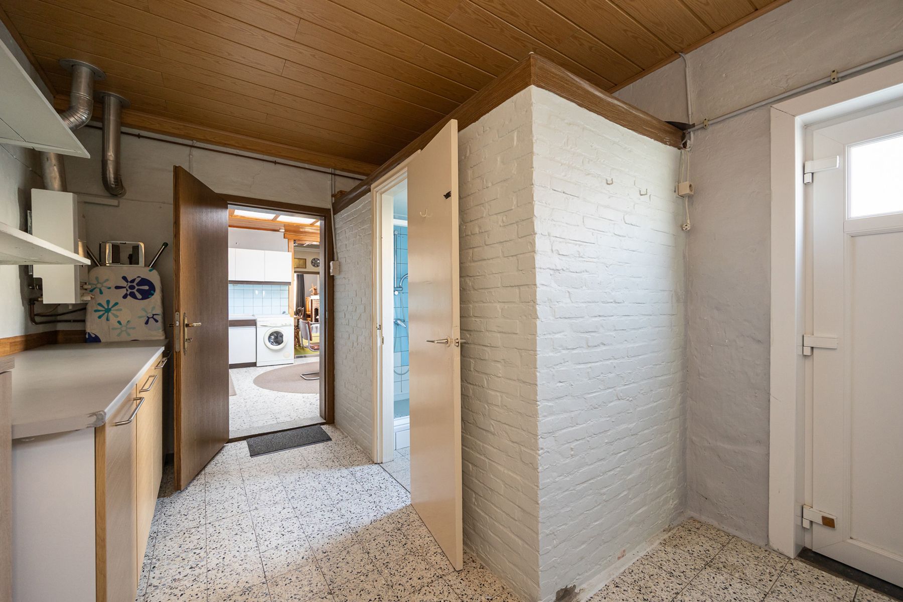 Goed onderhouden woning met stadskoer. foto 7