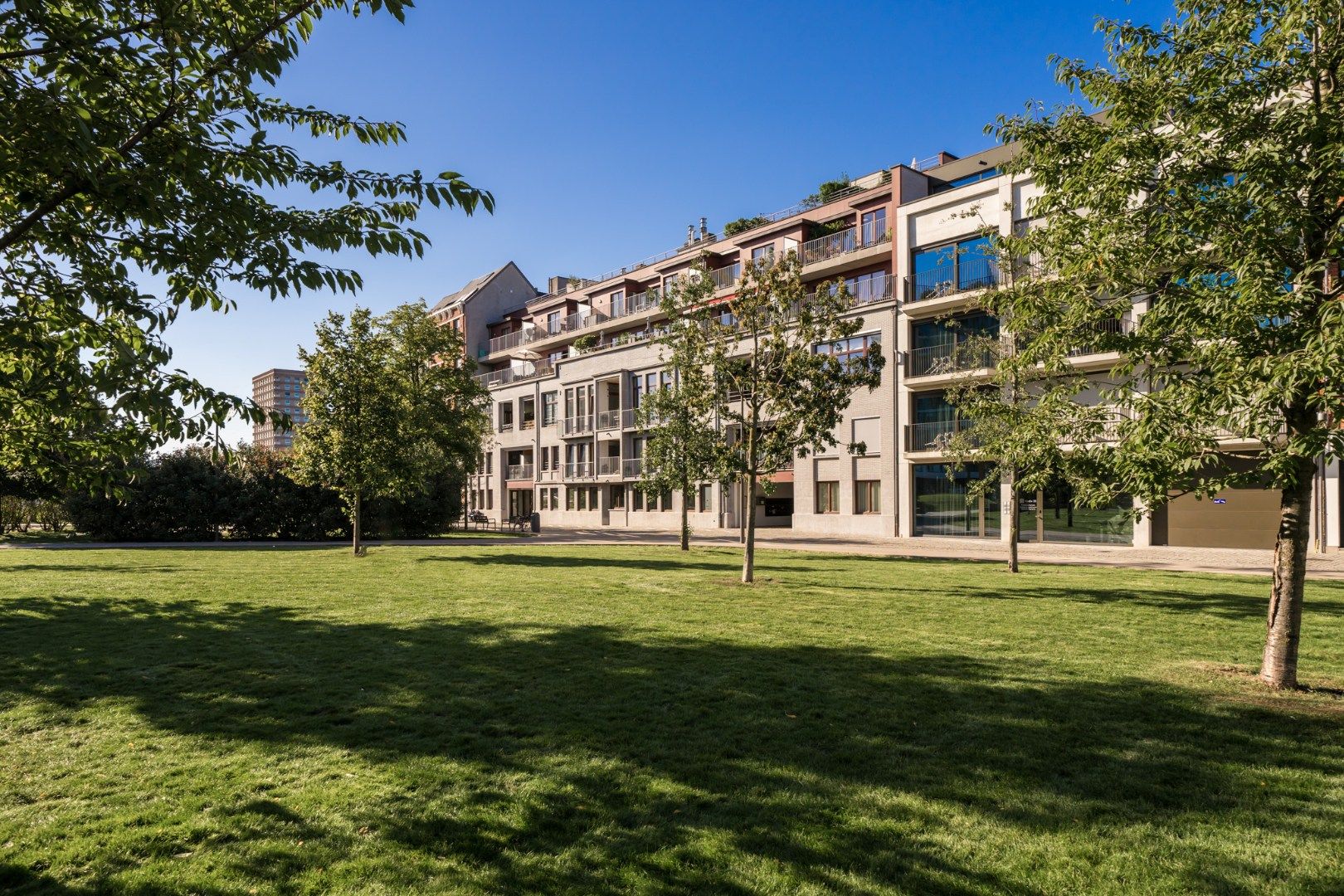 Stijlvol wonen in het hart van de Cadix-wijk foto 26