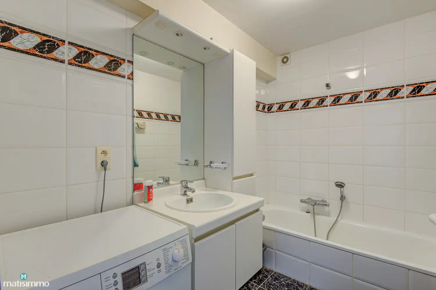 GOED ONDERHOUDEN APPARTEMENT MET BALKON, GARAGE EN KELDERBERGING TE BILZEN foto 12