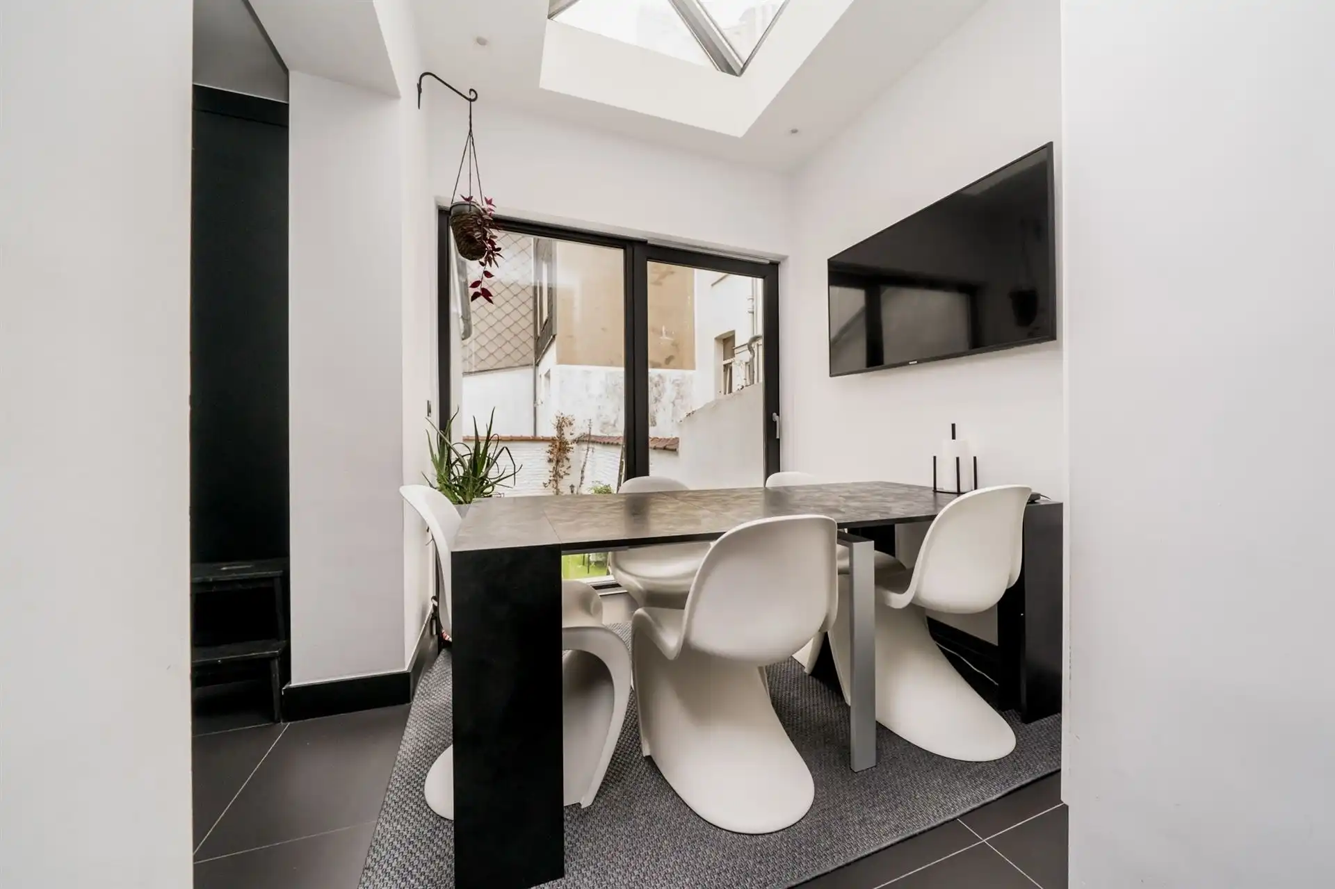 Uniek, gerenoveerd herenhuis op een toplocatie in de Europese wijk foto 11