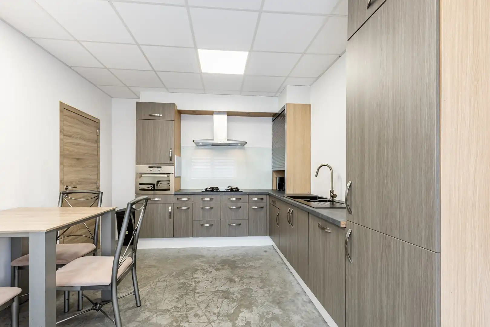 Professionele KMO-unit met magazijn van ca. 512 m² foto 12