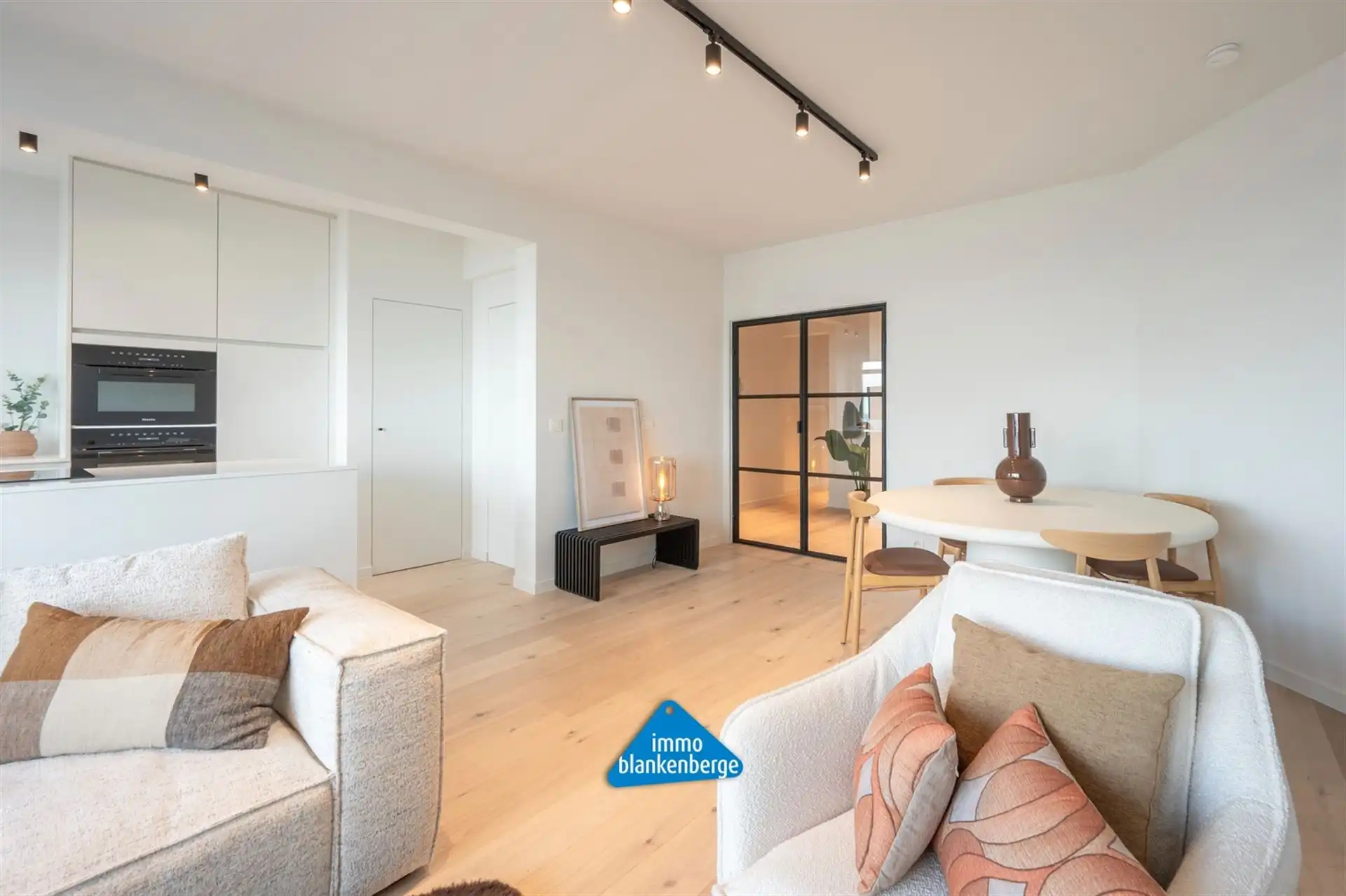 Luxueus appartement met 3 slaapkamers op de Zeedijk in Blankenberge met adembenemend zeezicht foto 4