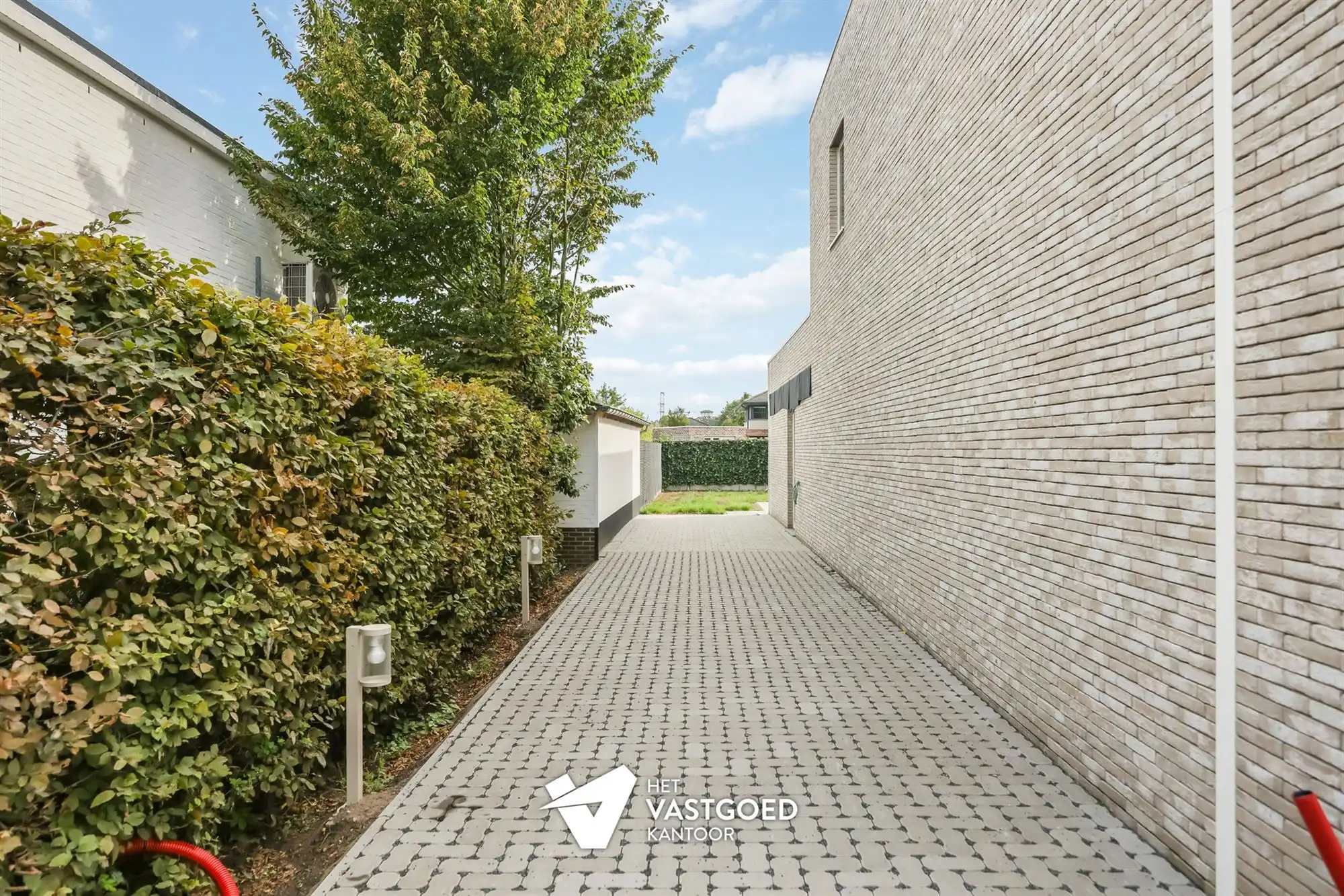 NIEUWBOUW OPEN BEBOUWING MET UITERST KWALITATIEVE EN ENERGETISCHE AFWERKING TE BERINGEN  6% BTW MOGELIJK foto 2