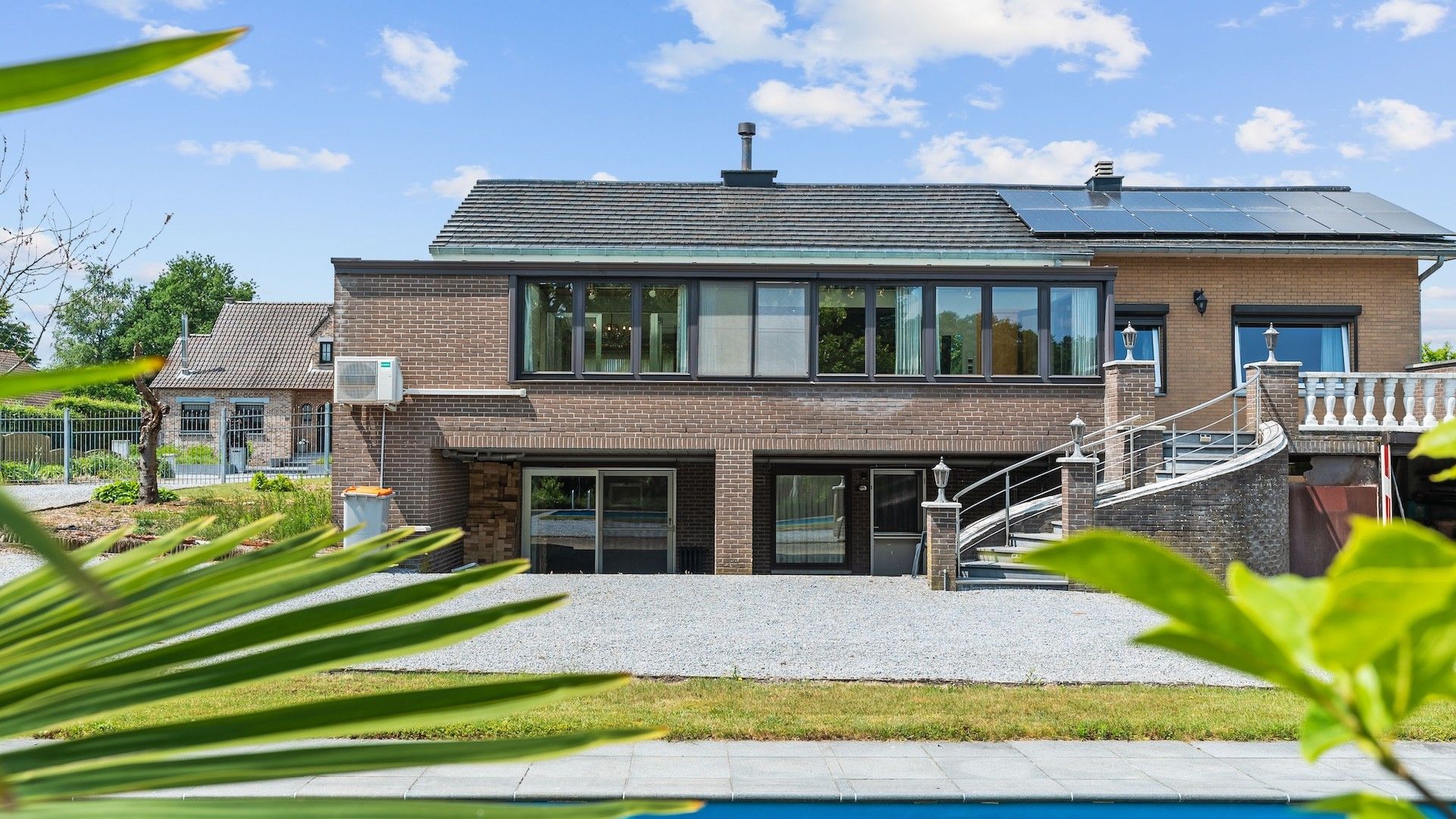 Zeer landelijk gelegen woning met praktijkruimte op een perceel van 19a72ca foto 32
