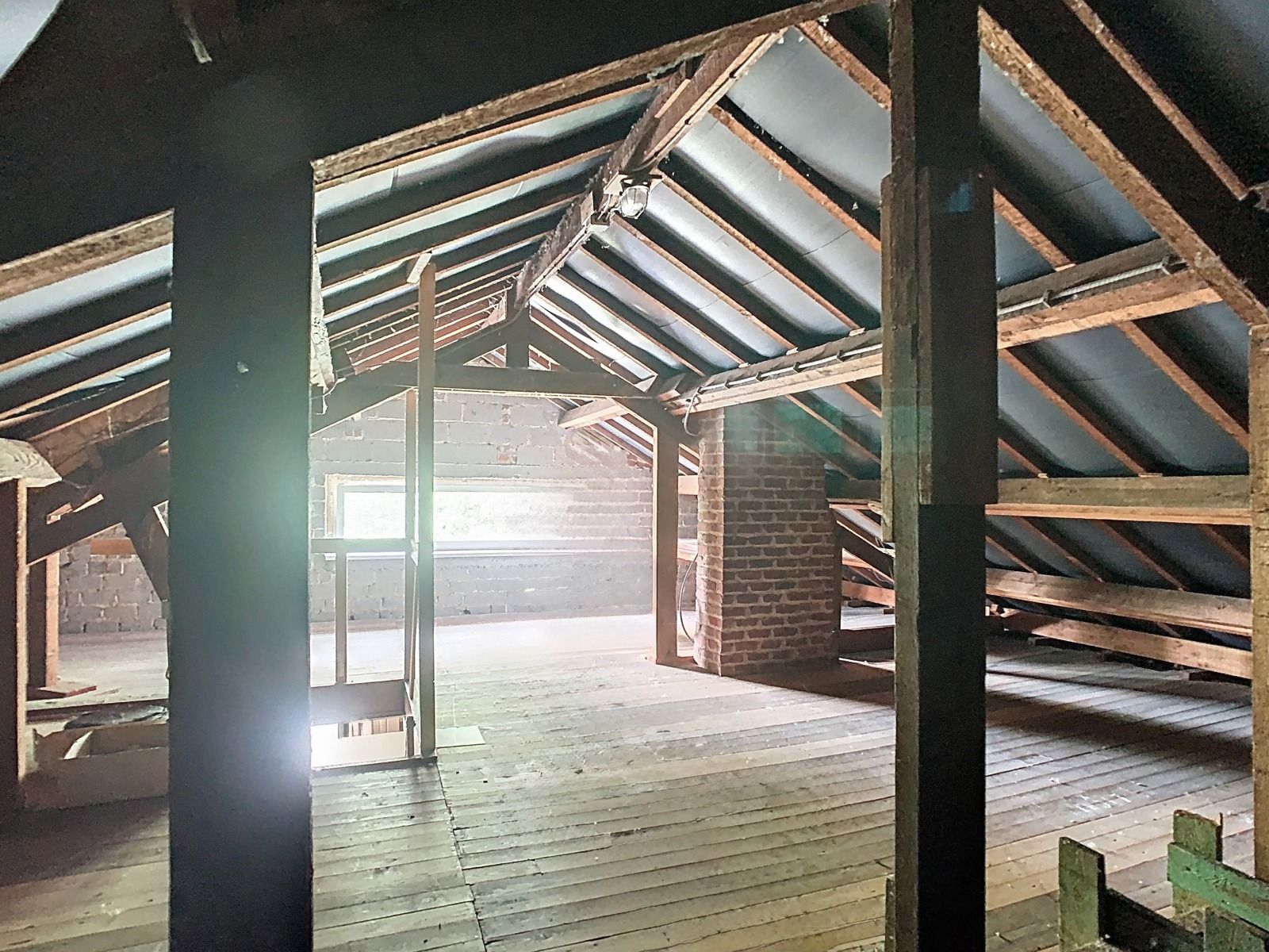 Woning met 2 SLPK, garages en riante tuin, op Toplocatie! foto 17