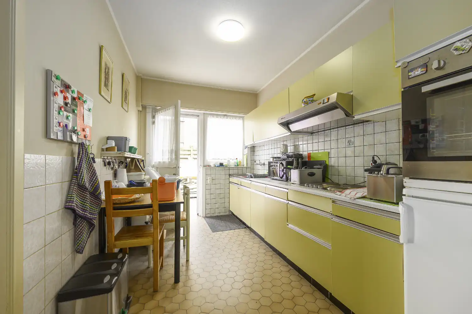 Te renoveren halfopen woning met veel potentieel foto 14