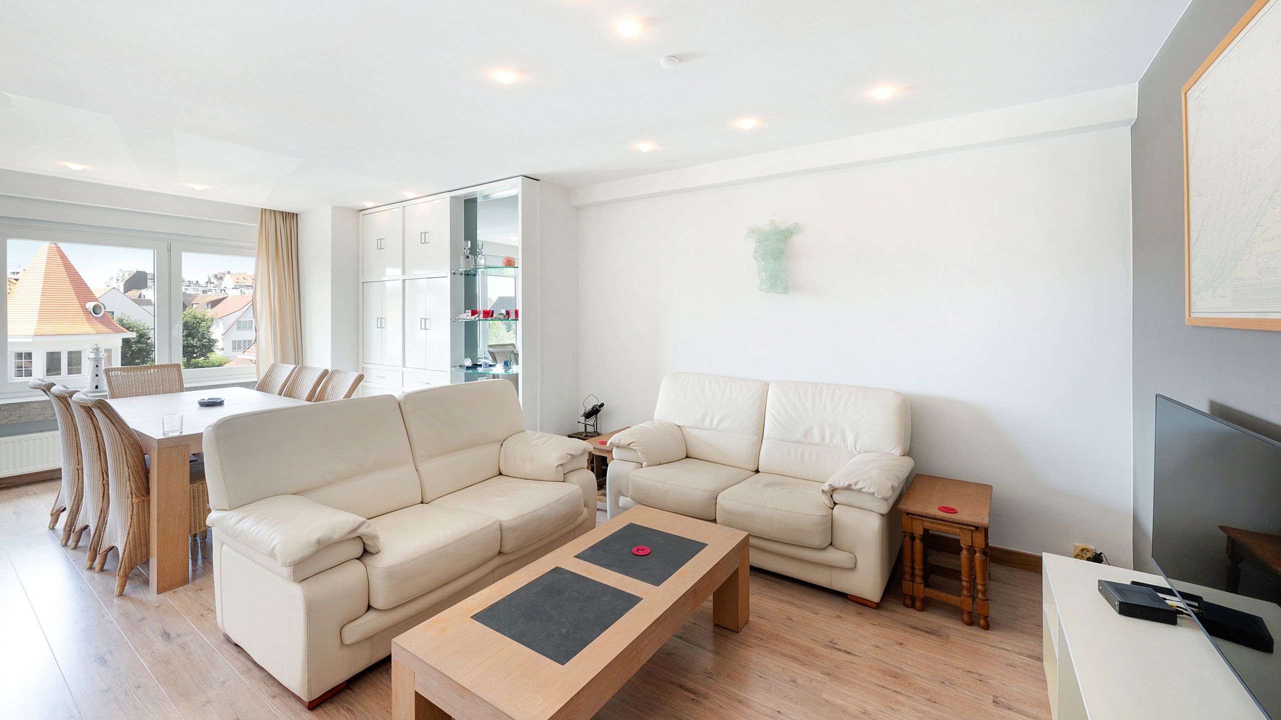 Ruim 3-slpk appartement met vrij uitzicht op de Koningslaan  foto 3