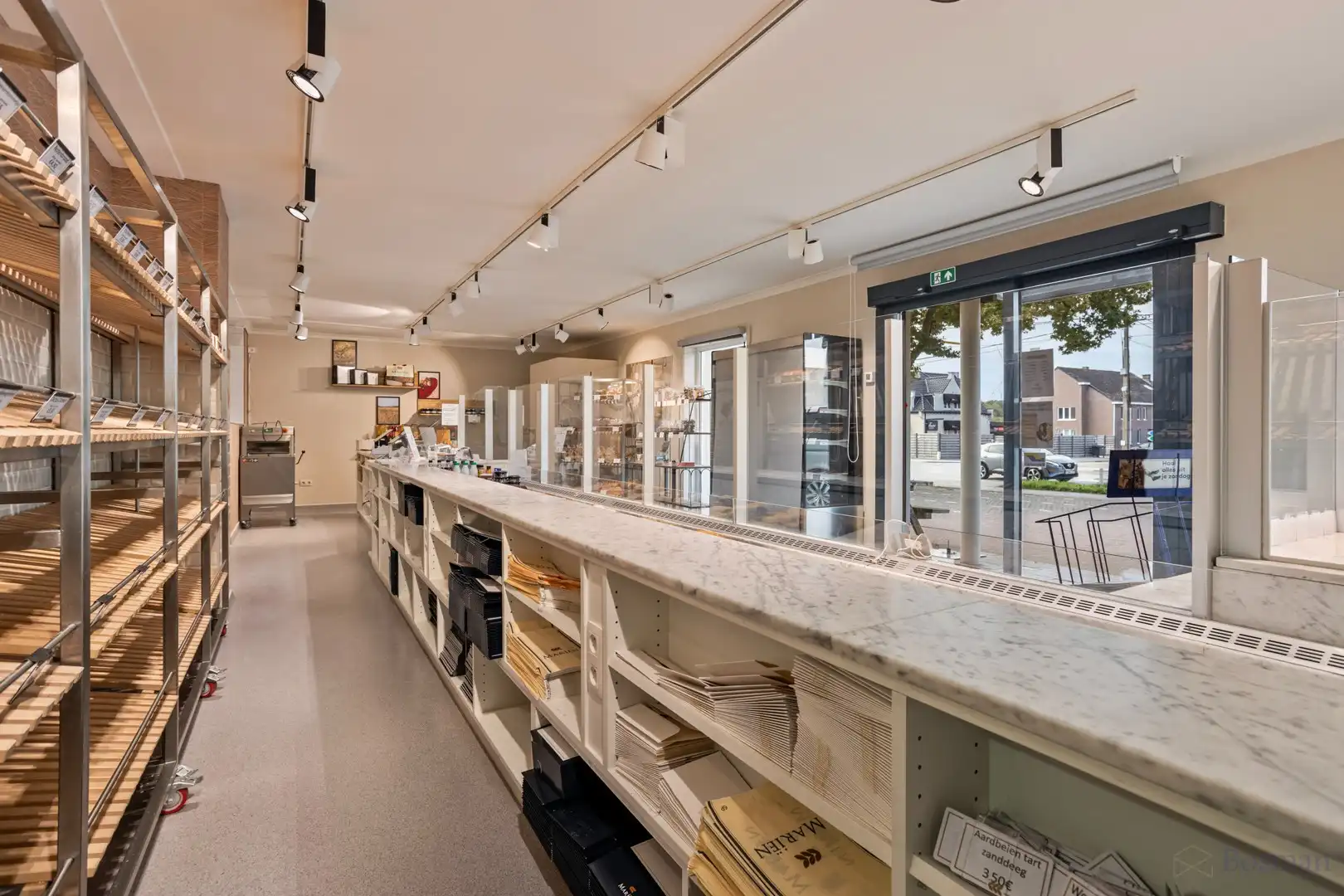 Handelspand met parking te koop in Diest foto 4