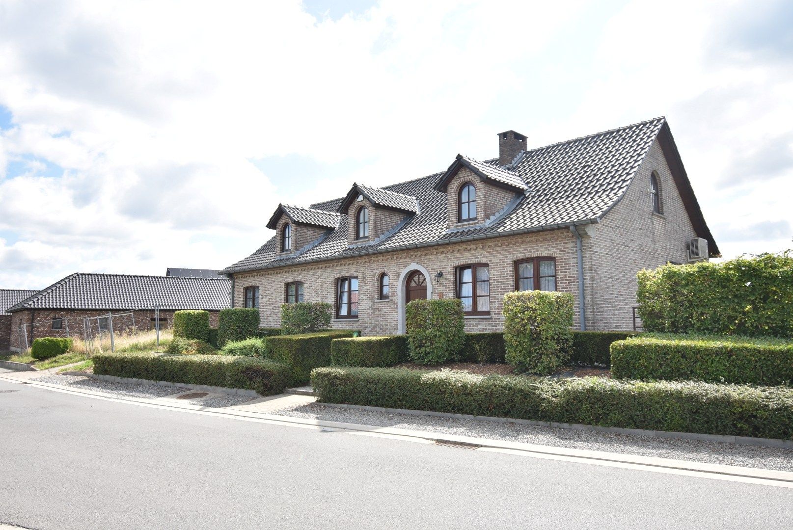 ()=>{if(producerUpdateValueVersion(node),producerAccessed(node),node.value===ERRORED)throw node.error;return node.value} Hertstraat 7 - - 3732 Hoeselt