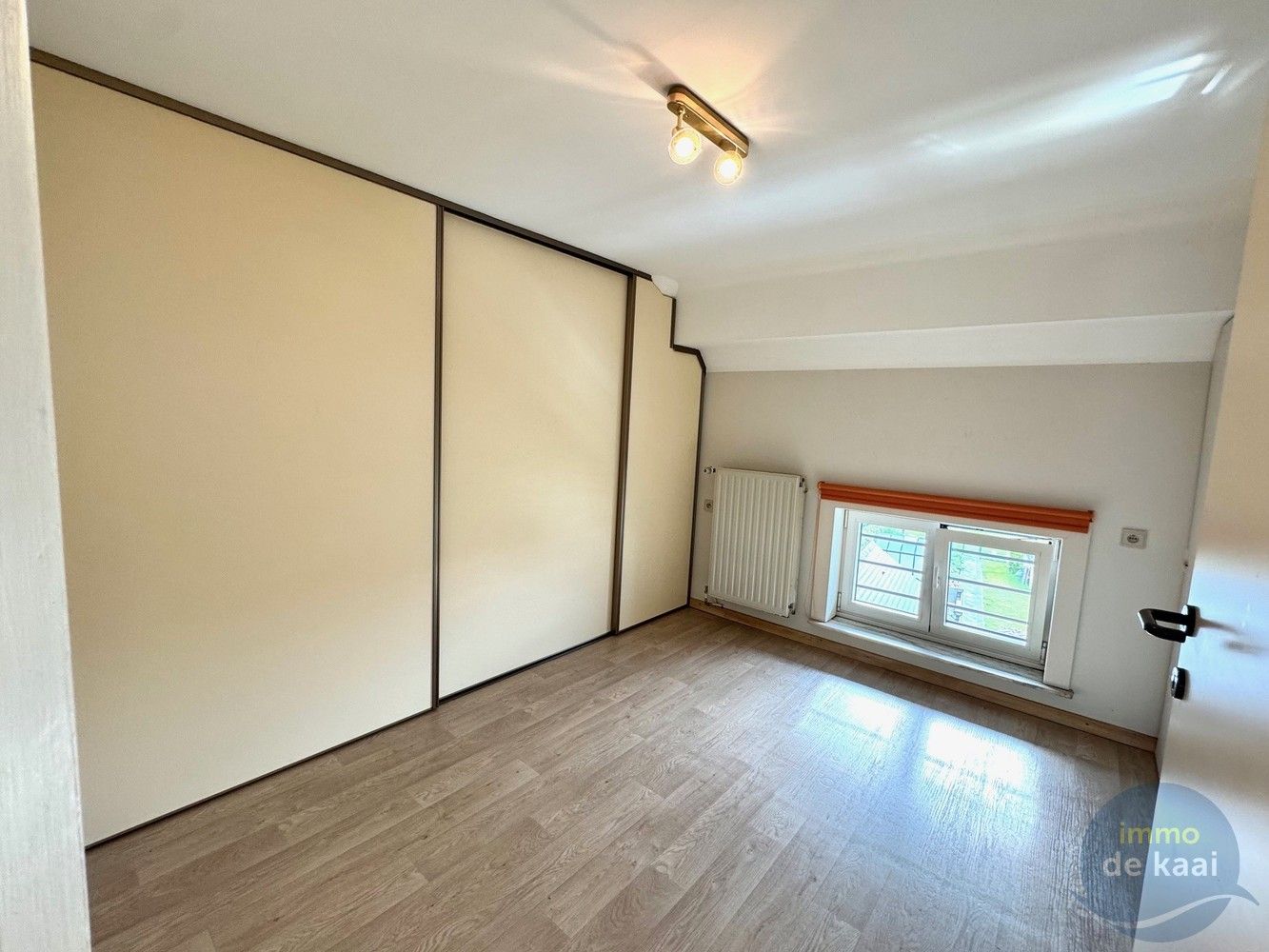 Goed gelegen duplexappartement nabij openbaar vervoer. foto 14