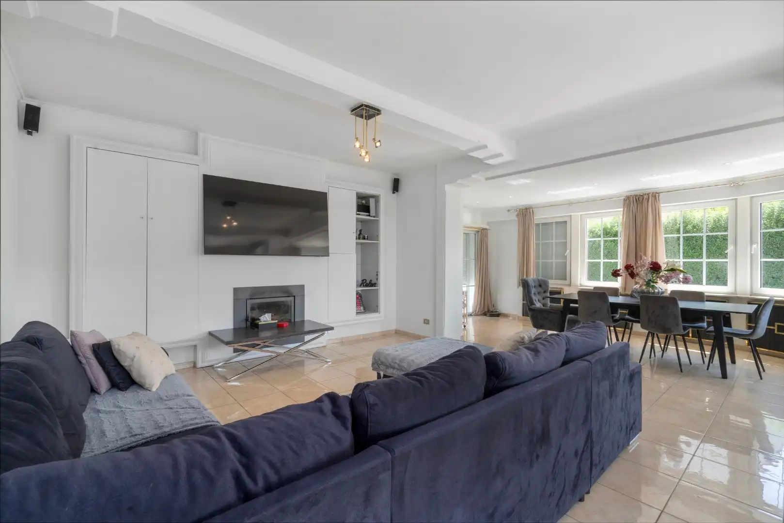 Stijlvolle villa met 5 slaapkamers op mooi perceel van 1325m² foto 3