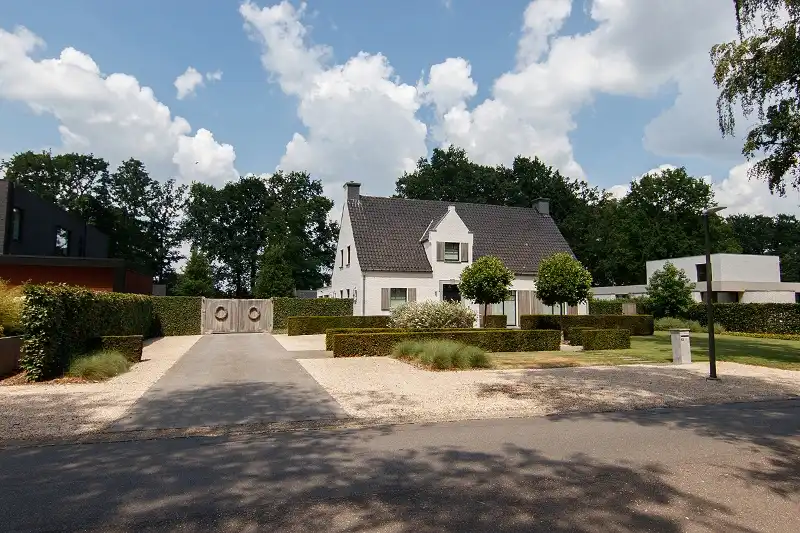 Landelijk&nbsp;ingerichte villa op exclusief en rustig gelegen perceel met een straatbreedte van 38m terug te vinden in één van de meeste geliefde Hasseltse buurten 'Berkenveld' foto 3
