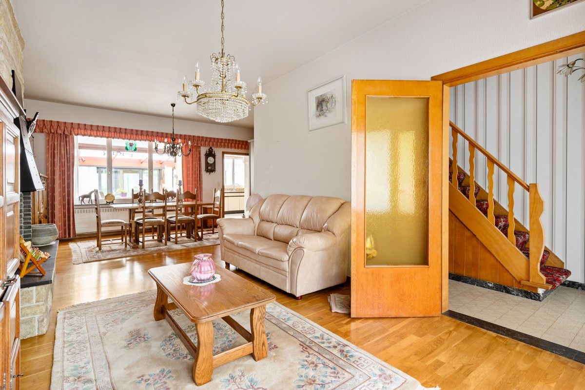 Op te frissen/te renoveren woning met potentieel op toplocatie in Schilde foto 5