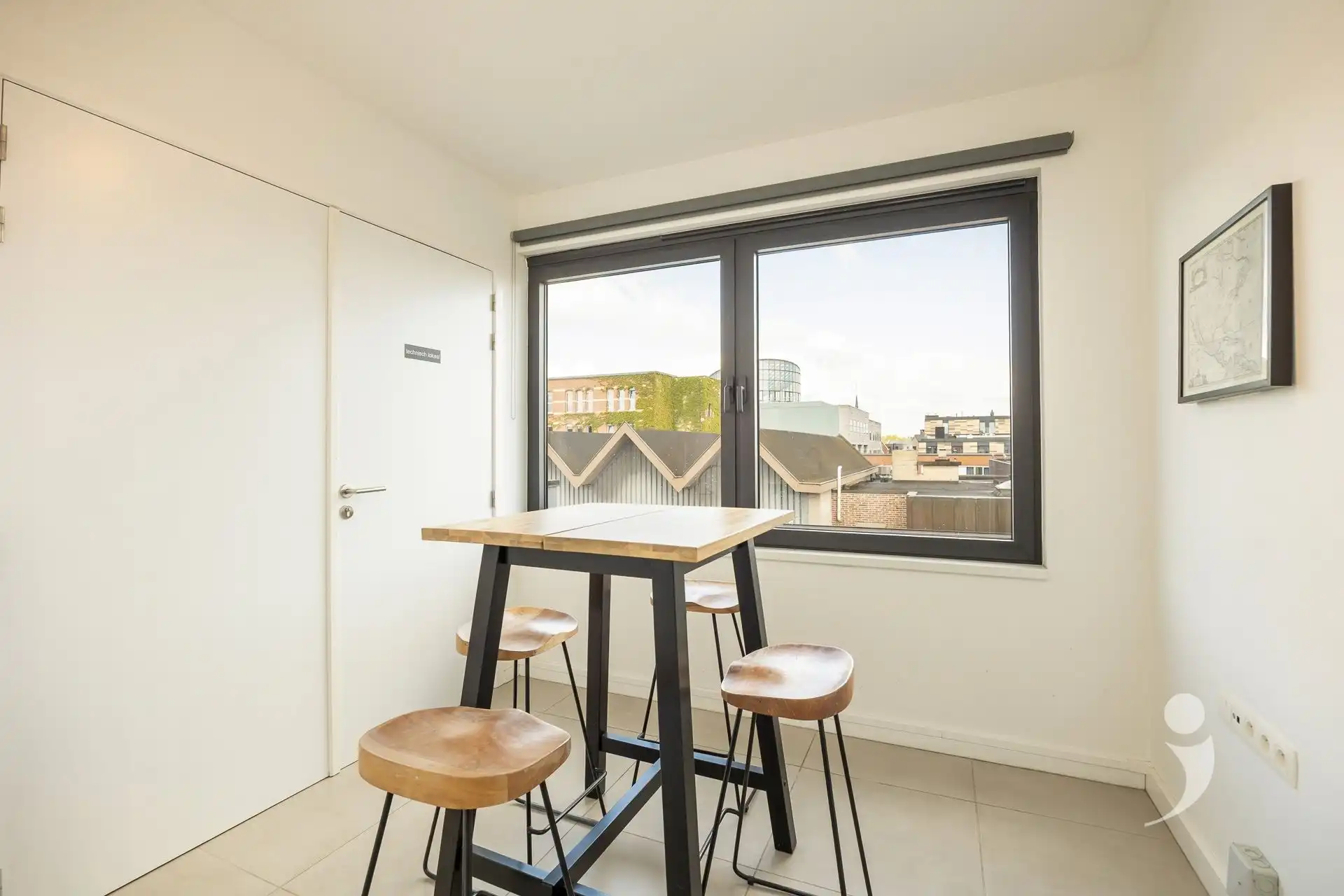 Building met 8 kamers foto 29