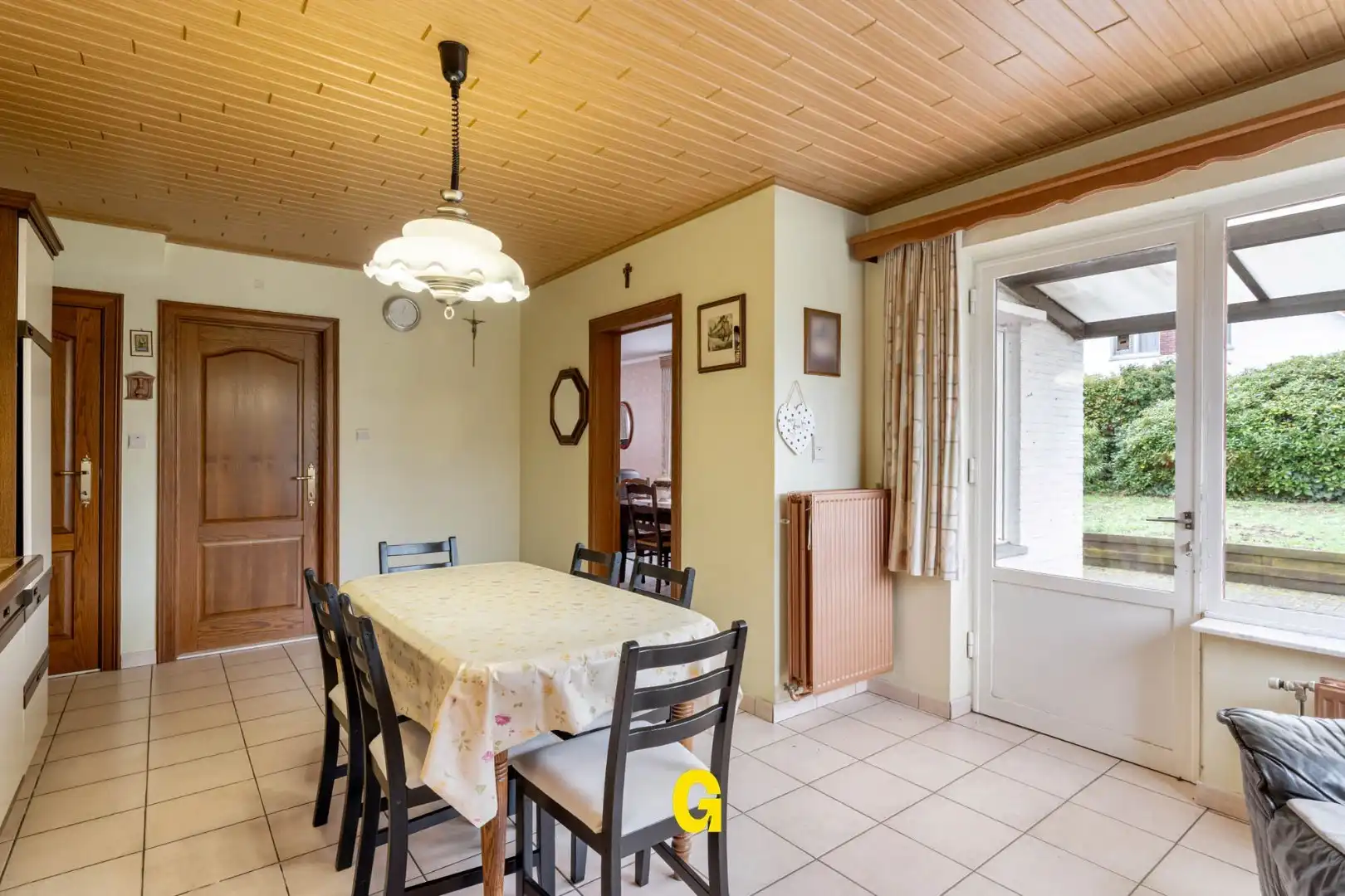 Te renoveren doch verzorgde halfopen woning met vier slaapkamers op 6a 43ca foto 11