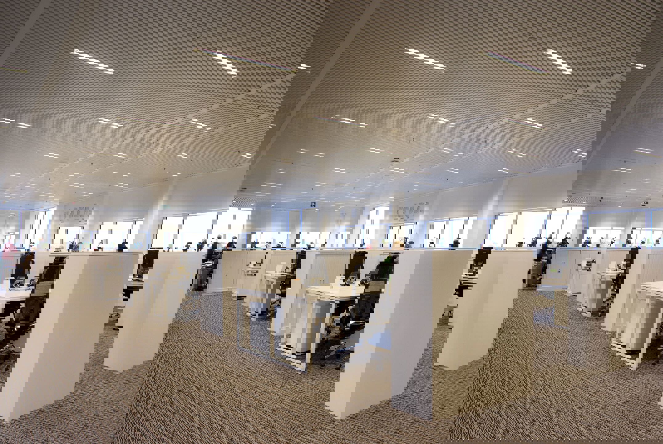 Ruim en Licht Kantoor met Uitzicht op de E313 foto 4