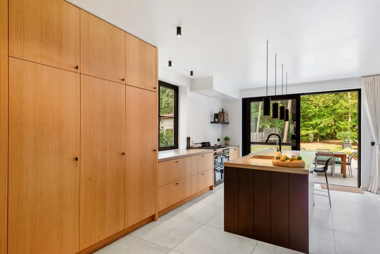 Stijlvolle villa met zwembad en royale garage/loods op toplocatie in Brasschaat foto 6
