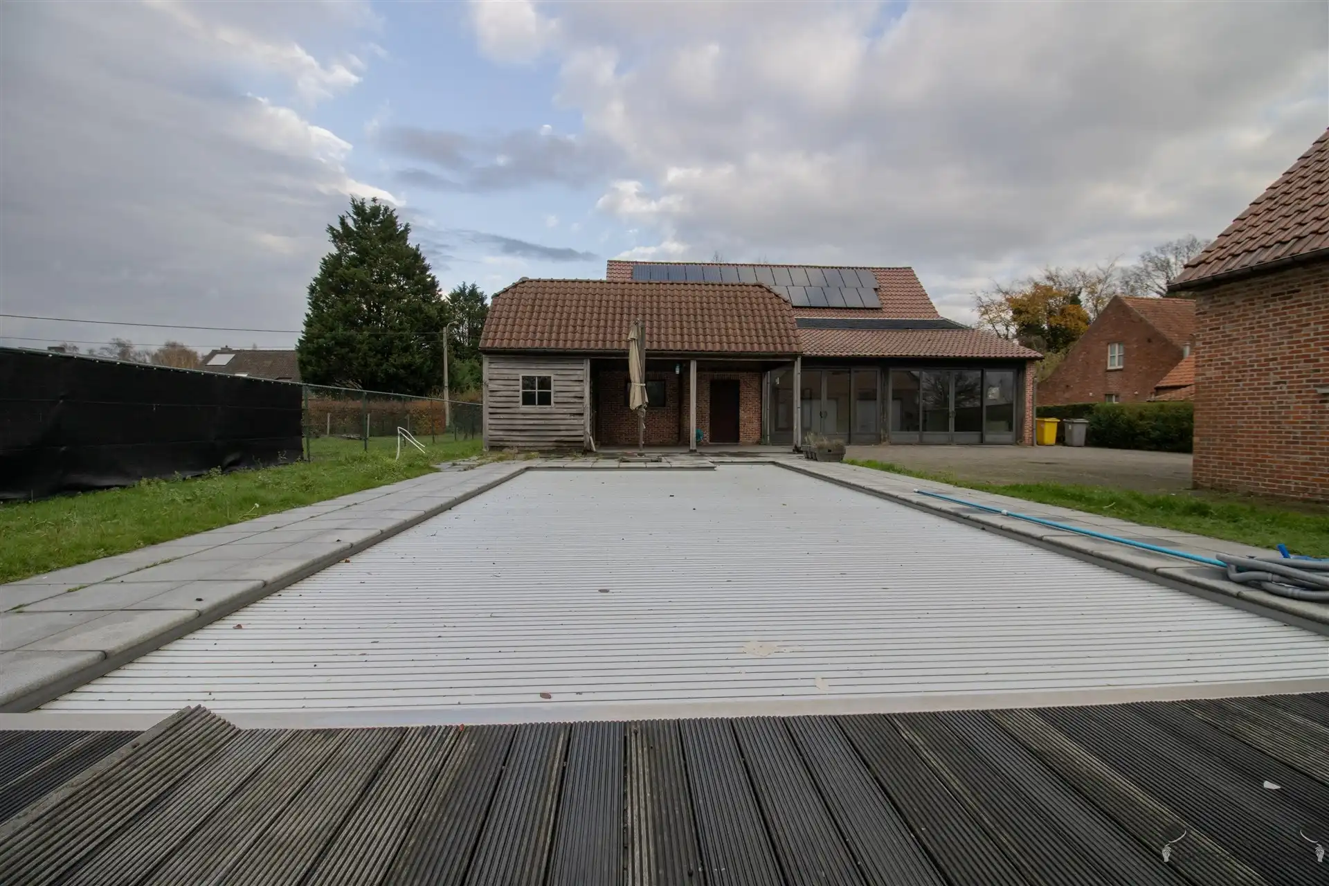 Rustig gelegen villa met min. 5 slaapkamers, ruime garage en zwembad op 1.876 m² foto 4