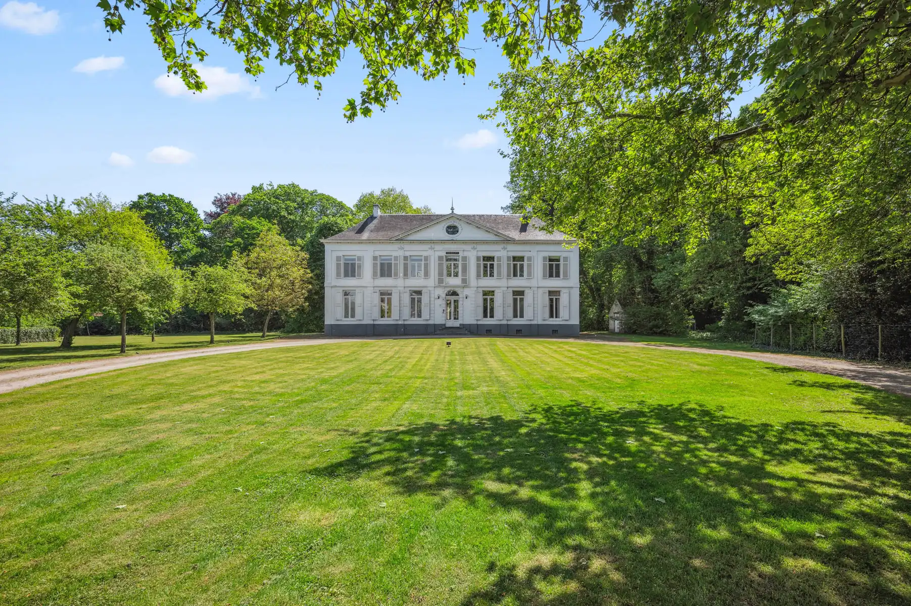 Prachtig kasteel in parktuin te SINT-KATELIJNE-WAVER foto 3