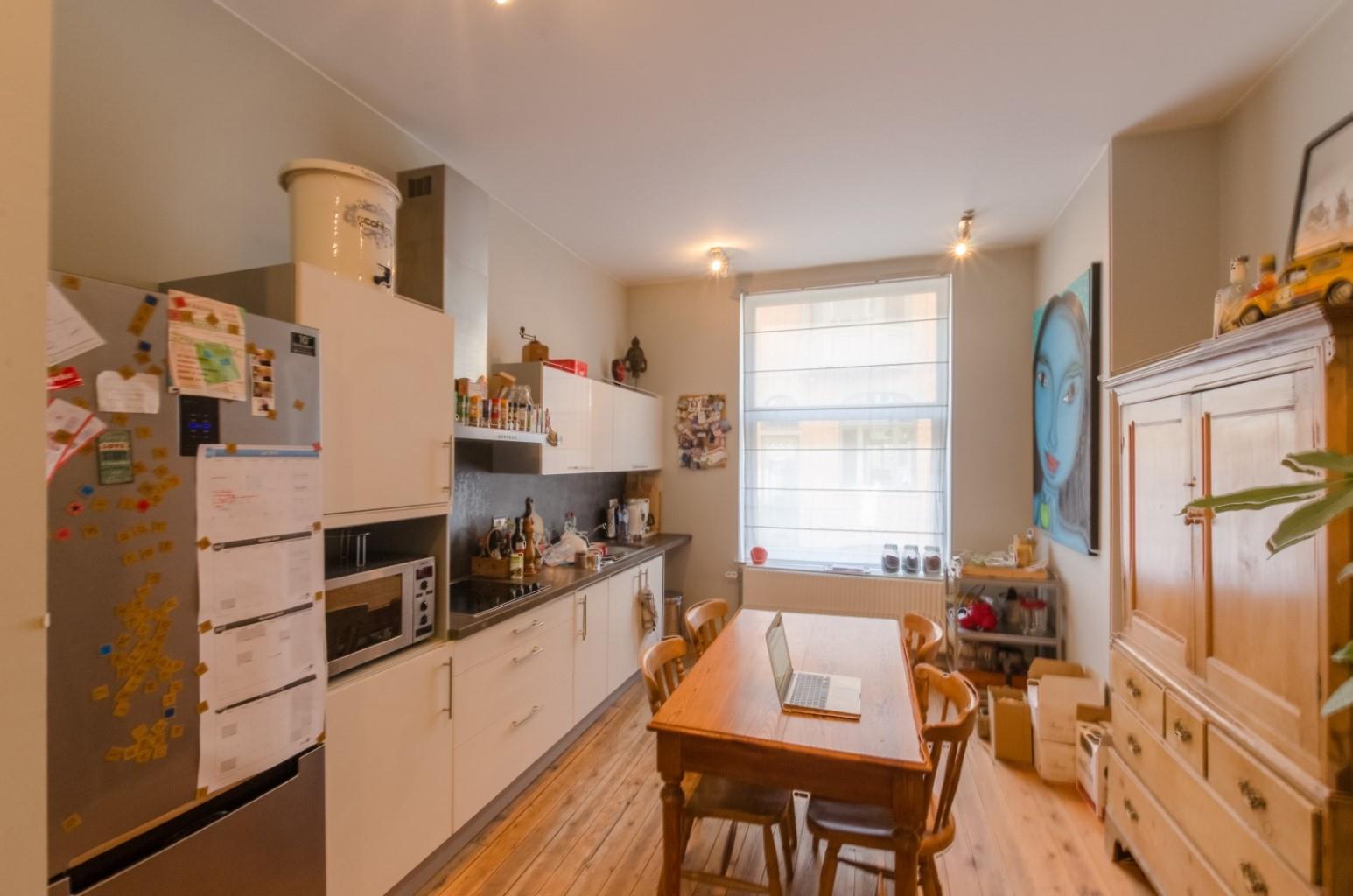 Ruim duplexapp. met 1 slpk. en privatieve binnenkoer  foto 2