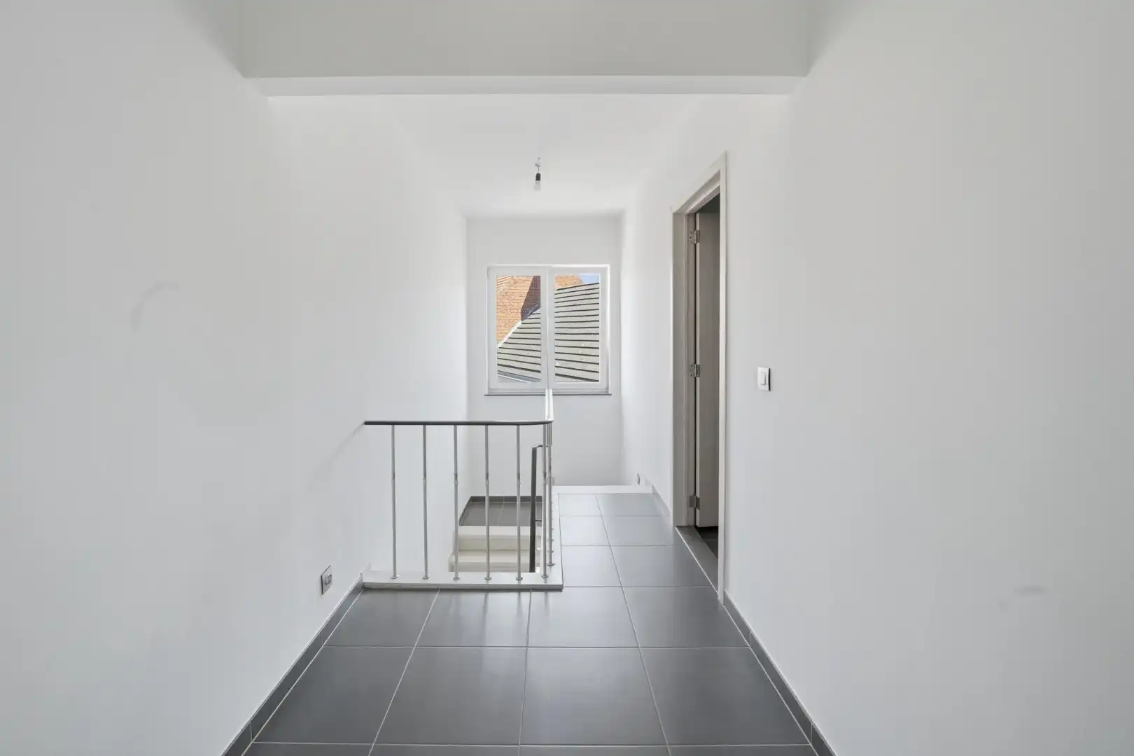 Volledig gerenoveerde bel-étage met ruime garage te Oostende foto 19