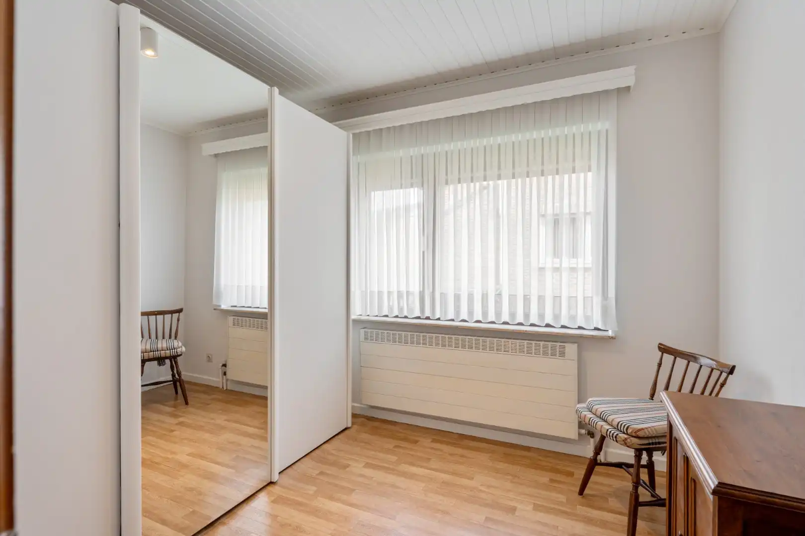 Zeer goed onderhouden gelijkvloerse gezinswoning op een riant perceel van 19a75ca op een rustige locatie te Schalkhoven, een deelgemeente van Hoeselt.  foto 31