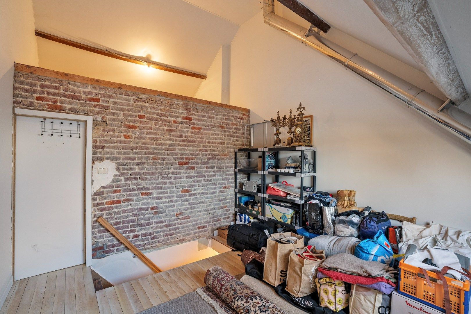 Instapklare, lichtrijke woning met 3 slaapkamers en tuin in Kortrijk foto 14