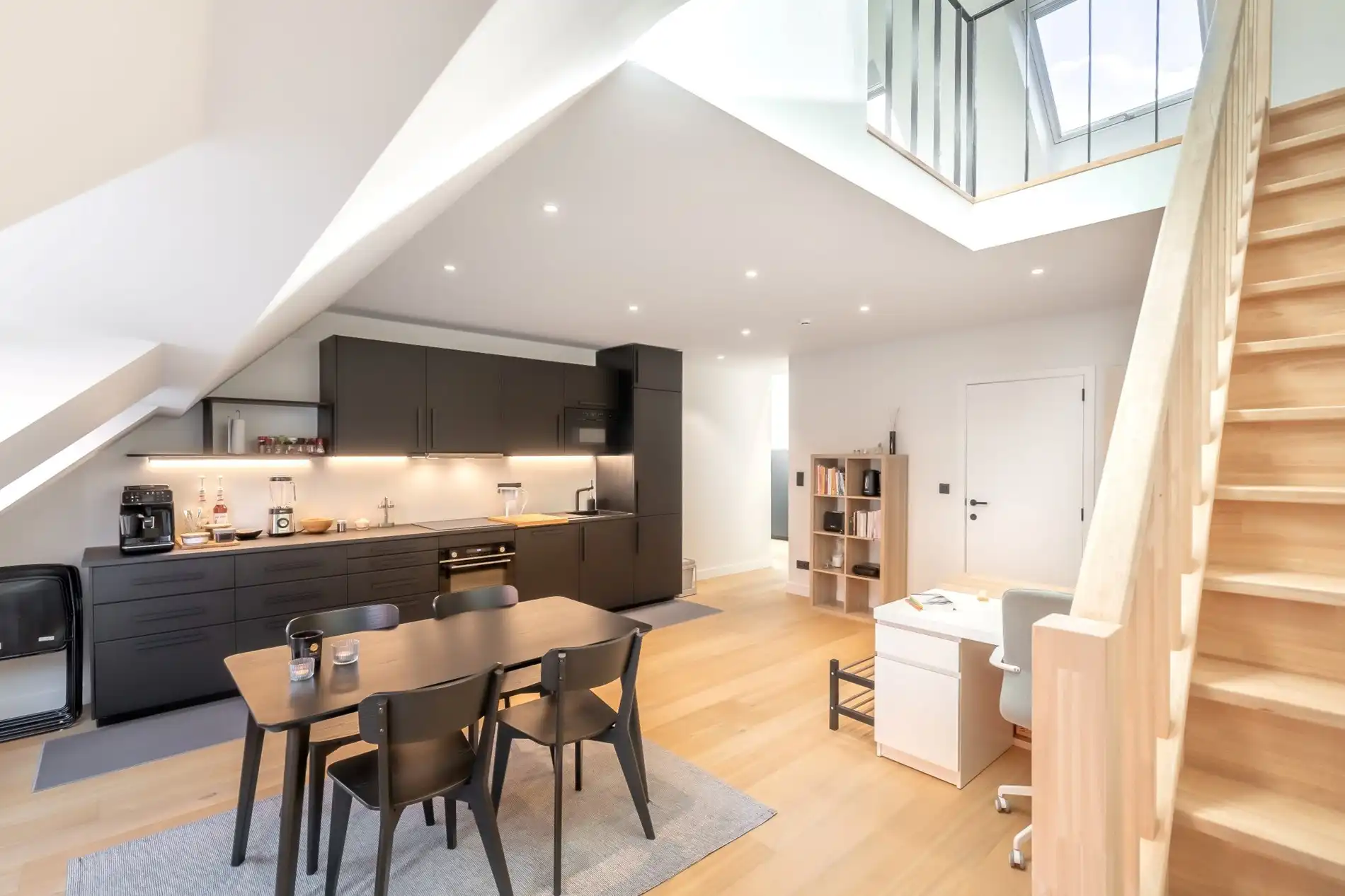Prachtig duplexappartement in het hartje van Leuven foto {{pictureIndex}}
