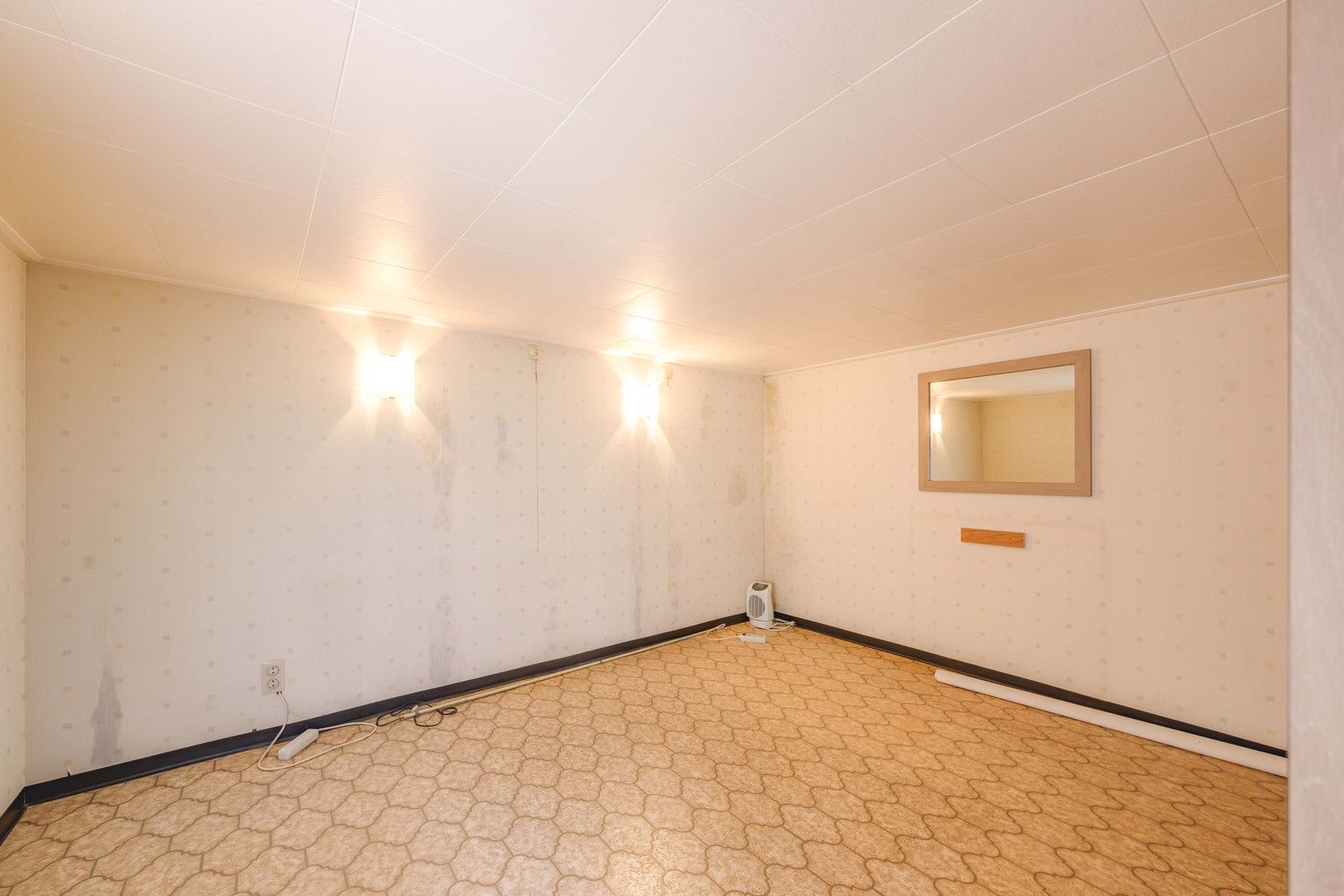 Totaal te renoveren woning te Ardooie. foto 14