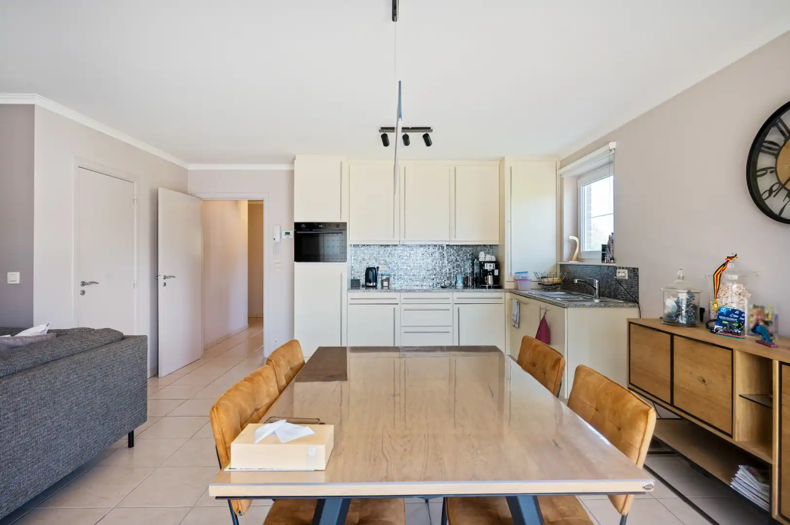 Instapklaar app met 2 slaapkamers, terras en garage, rustig en centraal gelegen te Lier! foto 6