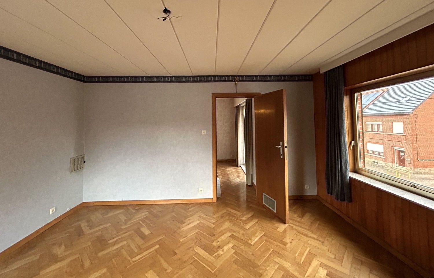 Ruime woning met 5 slaapkamers op perceel van 11a69ca! foto 15