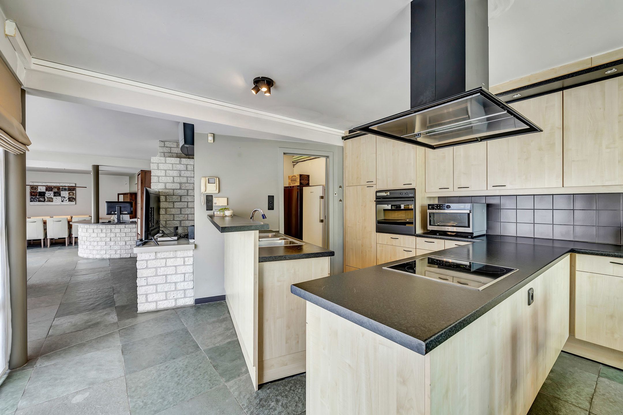 Gezellige, instapklare HOB met garage en tuin foto 14