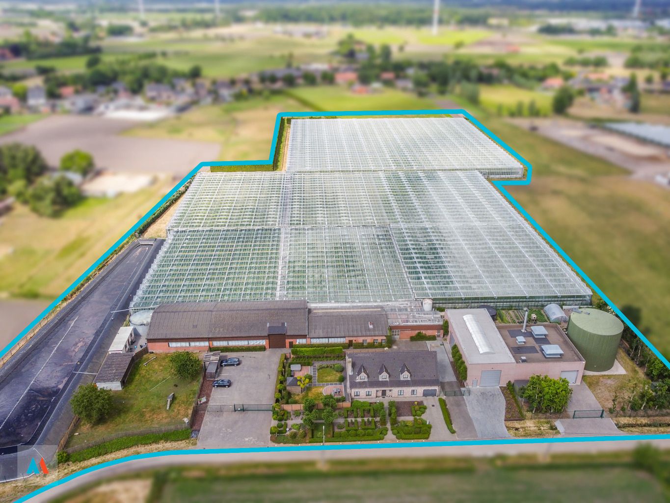 Volledig uitgerust glastuinbouwbedrijf foto {{pictureIndex}}