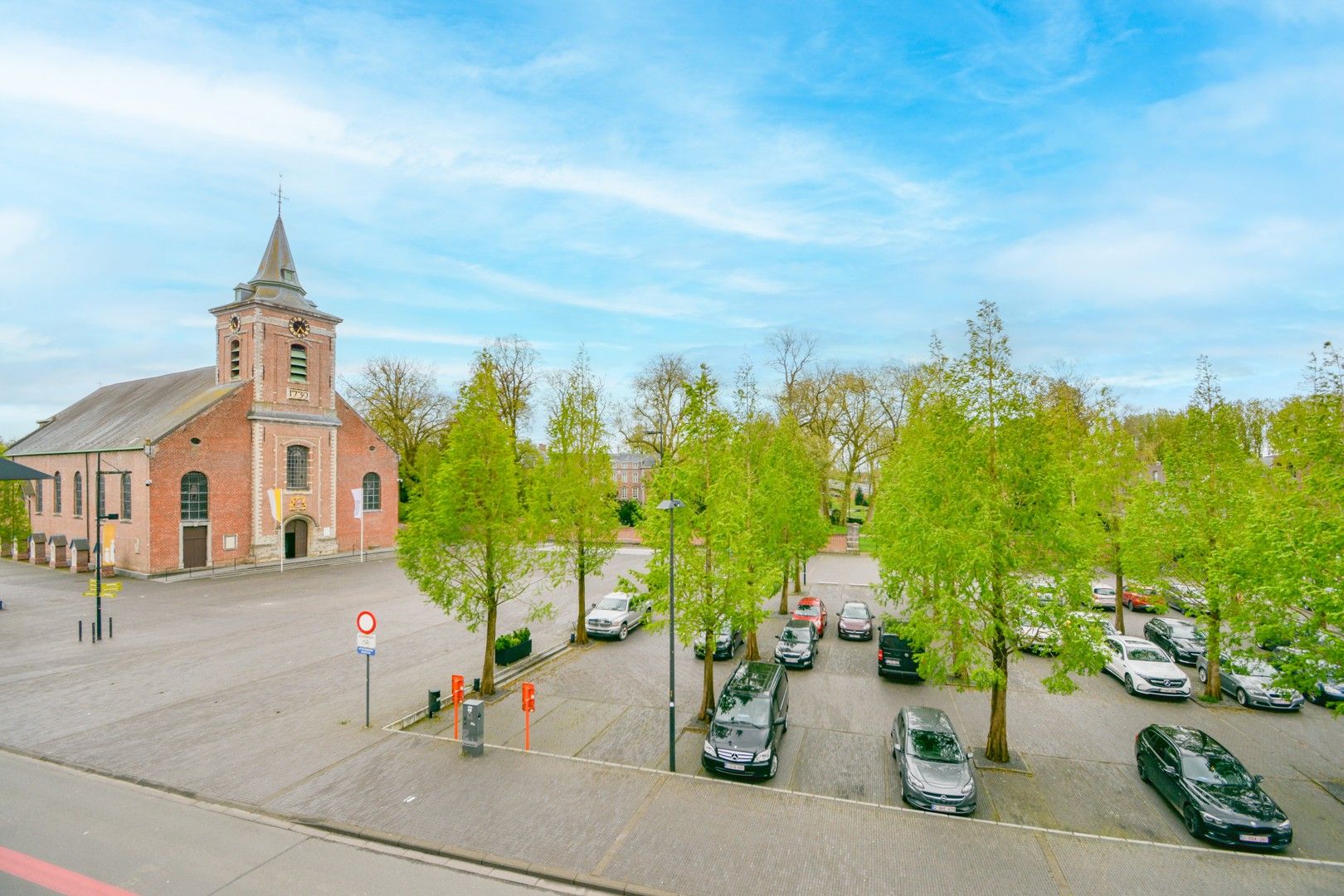 Lichtrijk appartement aan de markt te Ingelmunster foto 6