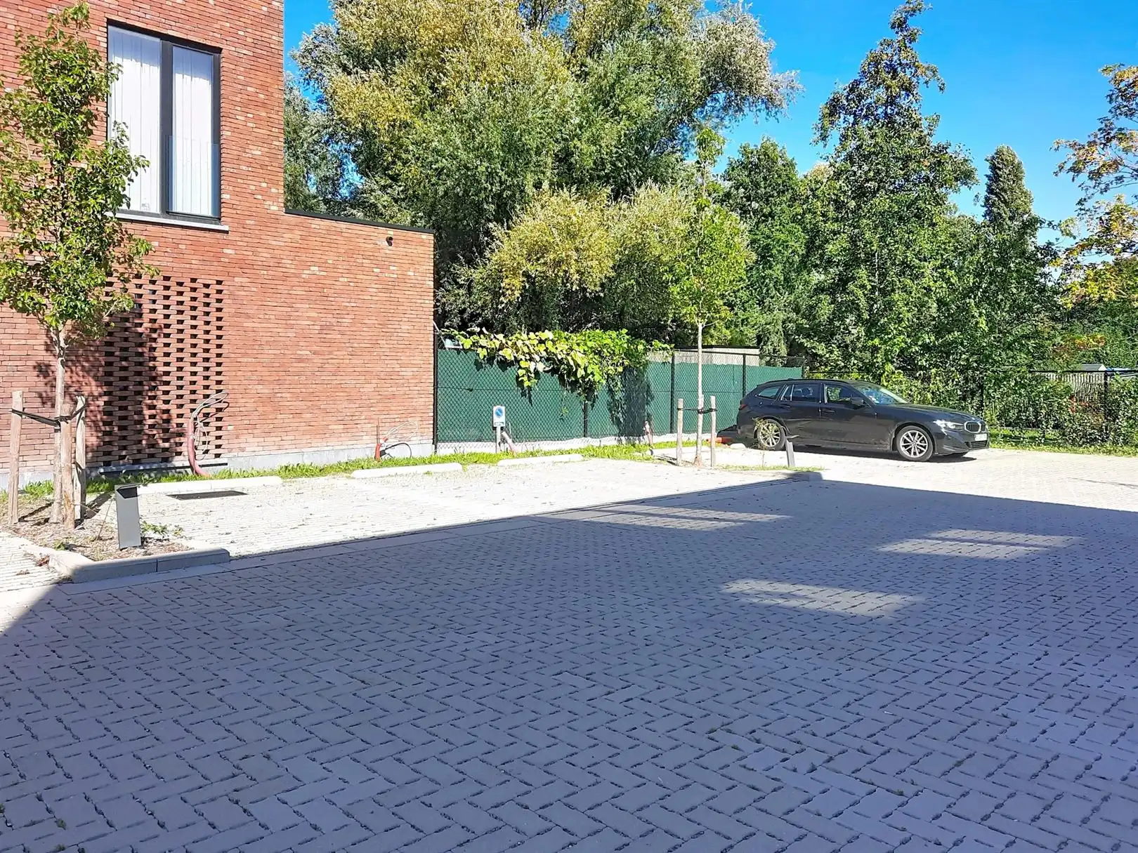 Luxueuze nieuwbouw villa met grote tuin, 2 autostaanplaatsen en 12 zonnepanelen foto 27