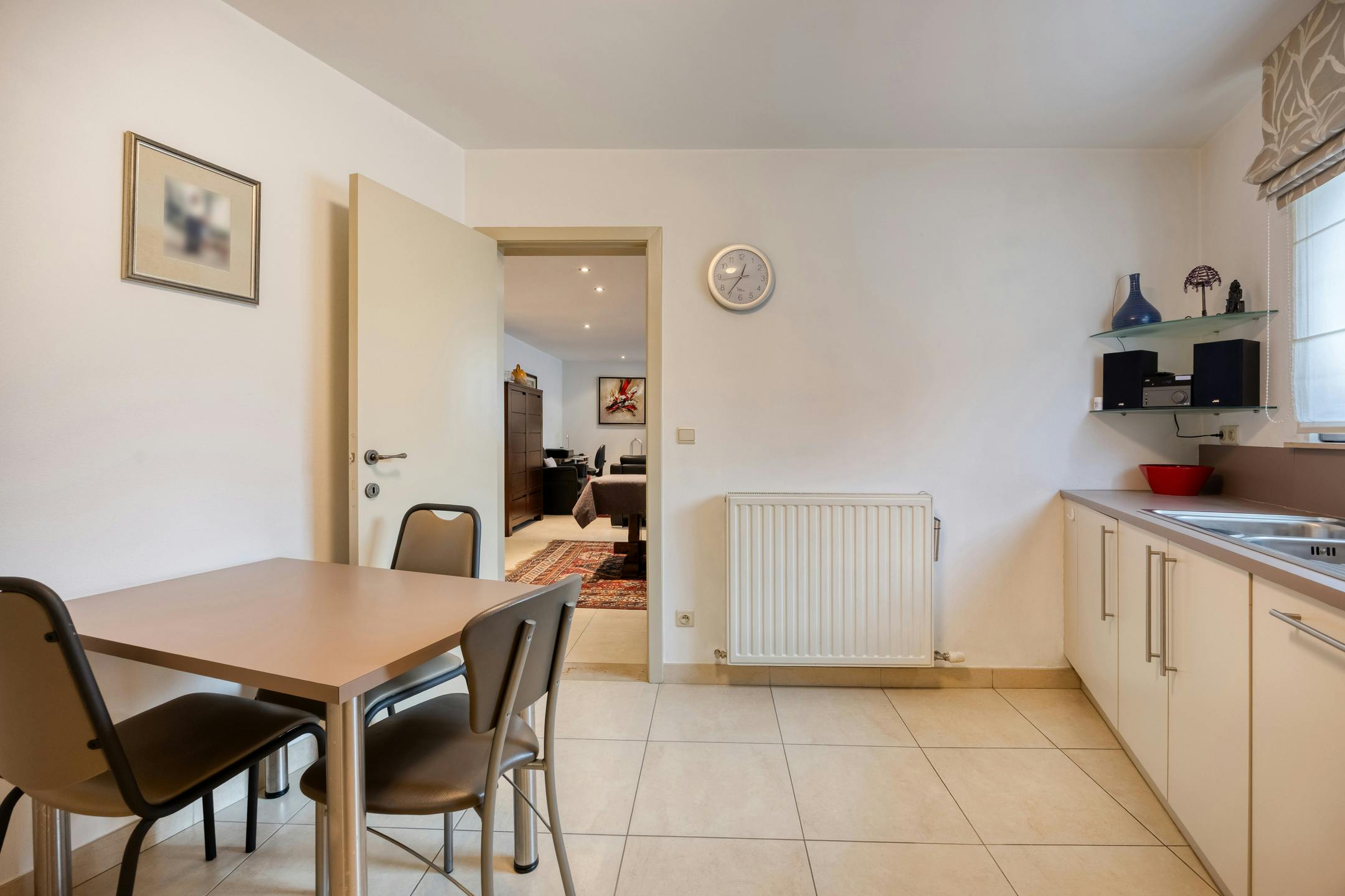 Ruim woonappartement met 3 slaapkamers aan het Begijnhof te koop!  foto 4