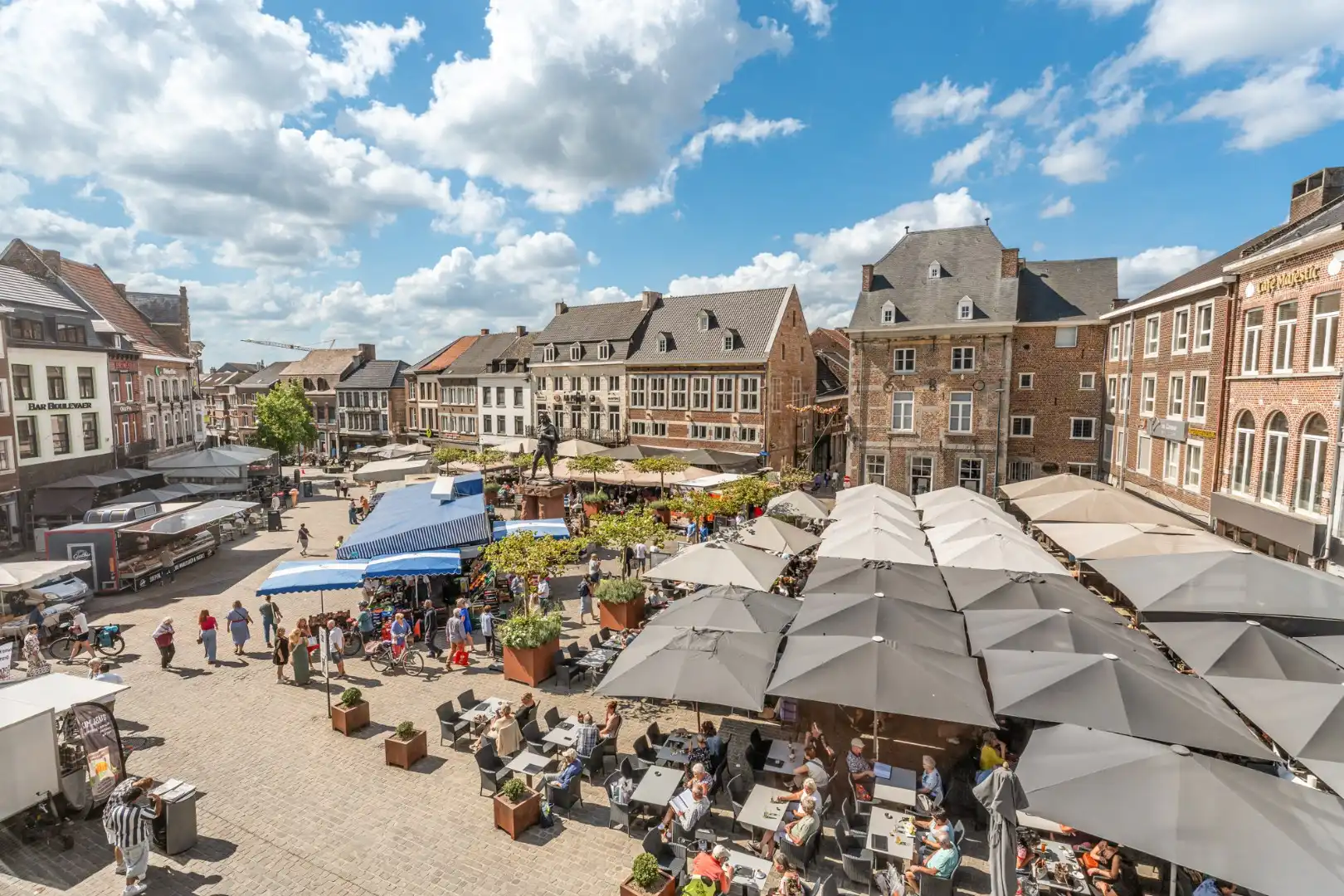 Handelshuis op commerciële topligging aan de Grote Markt  foto 10