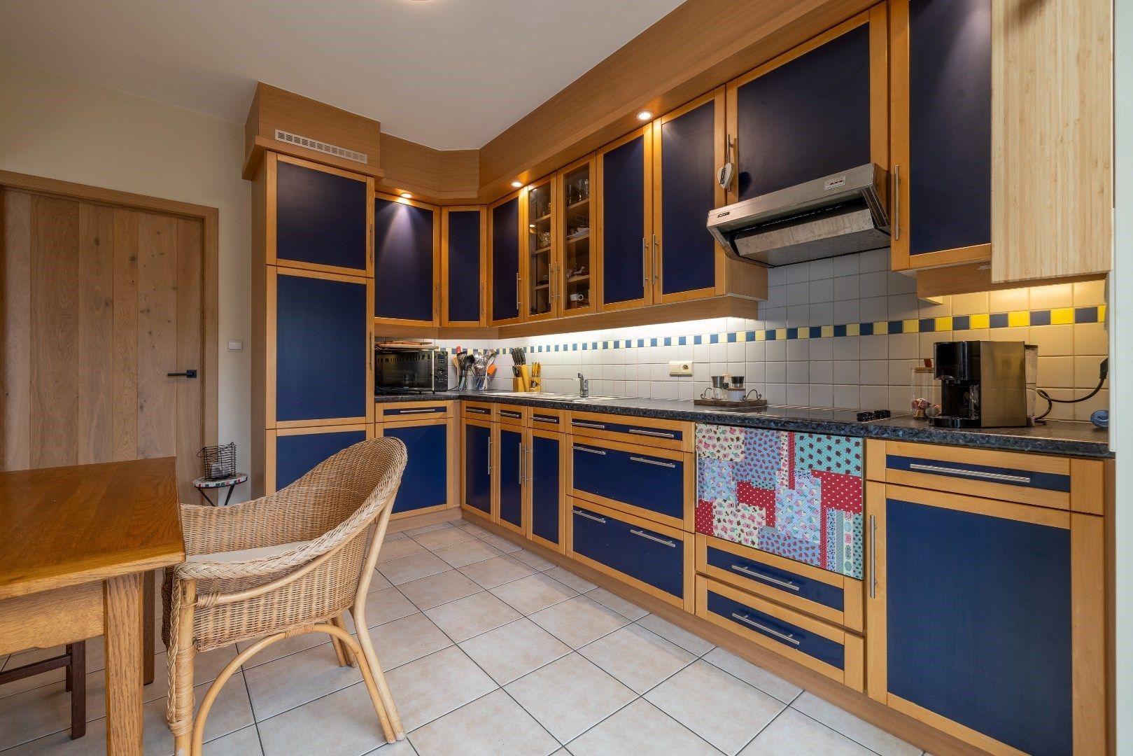Uiterst ruime woning met 3 slk, garage en onderhoudsvrij tuintje foto 13