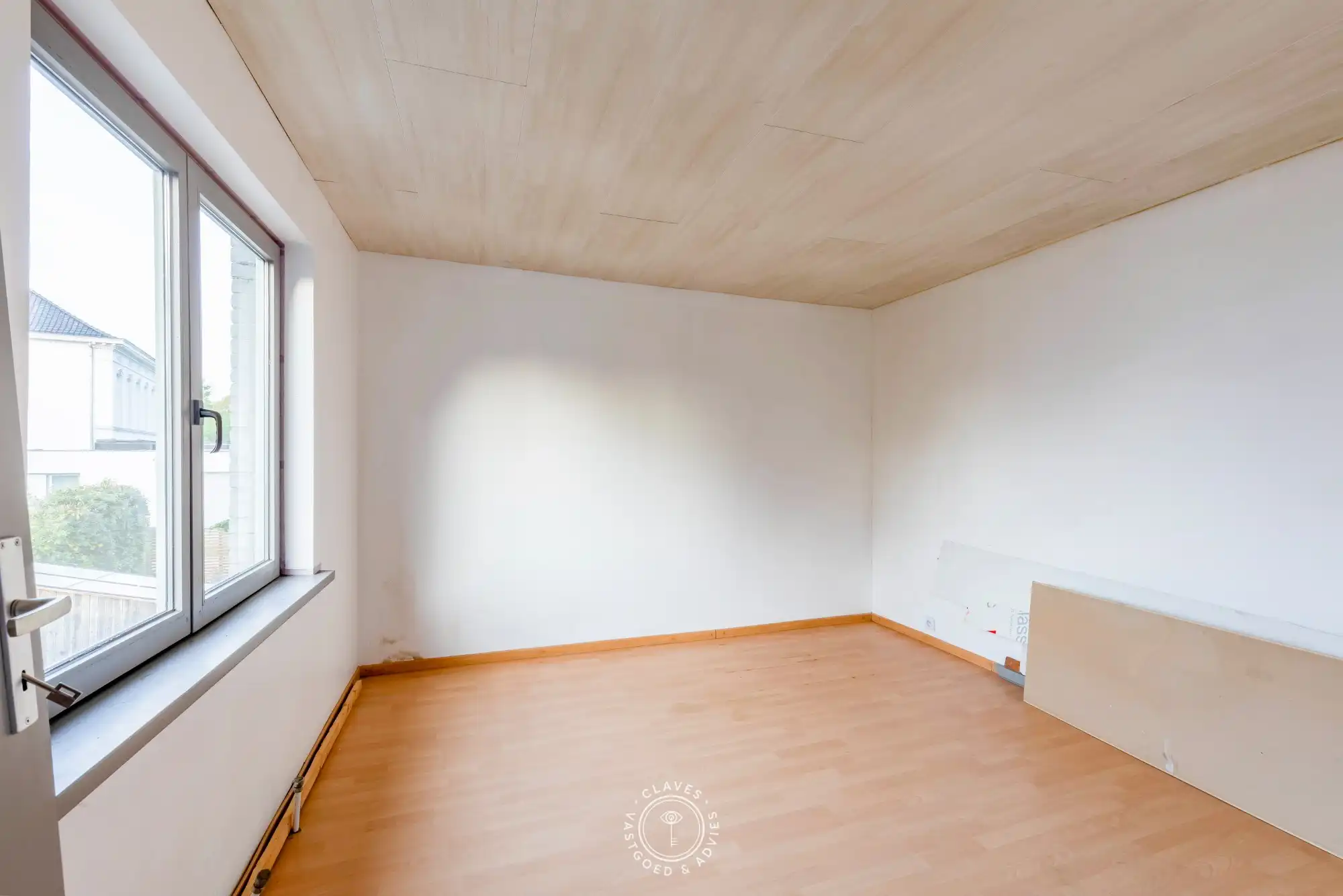 Te renoveren rijwoning met mogelijkheden in het hart van Nieuwkerken-Waas foto 9
